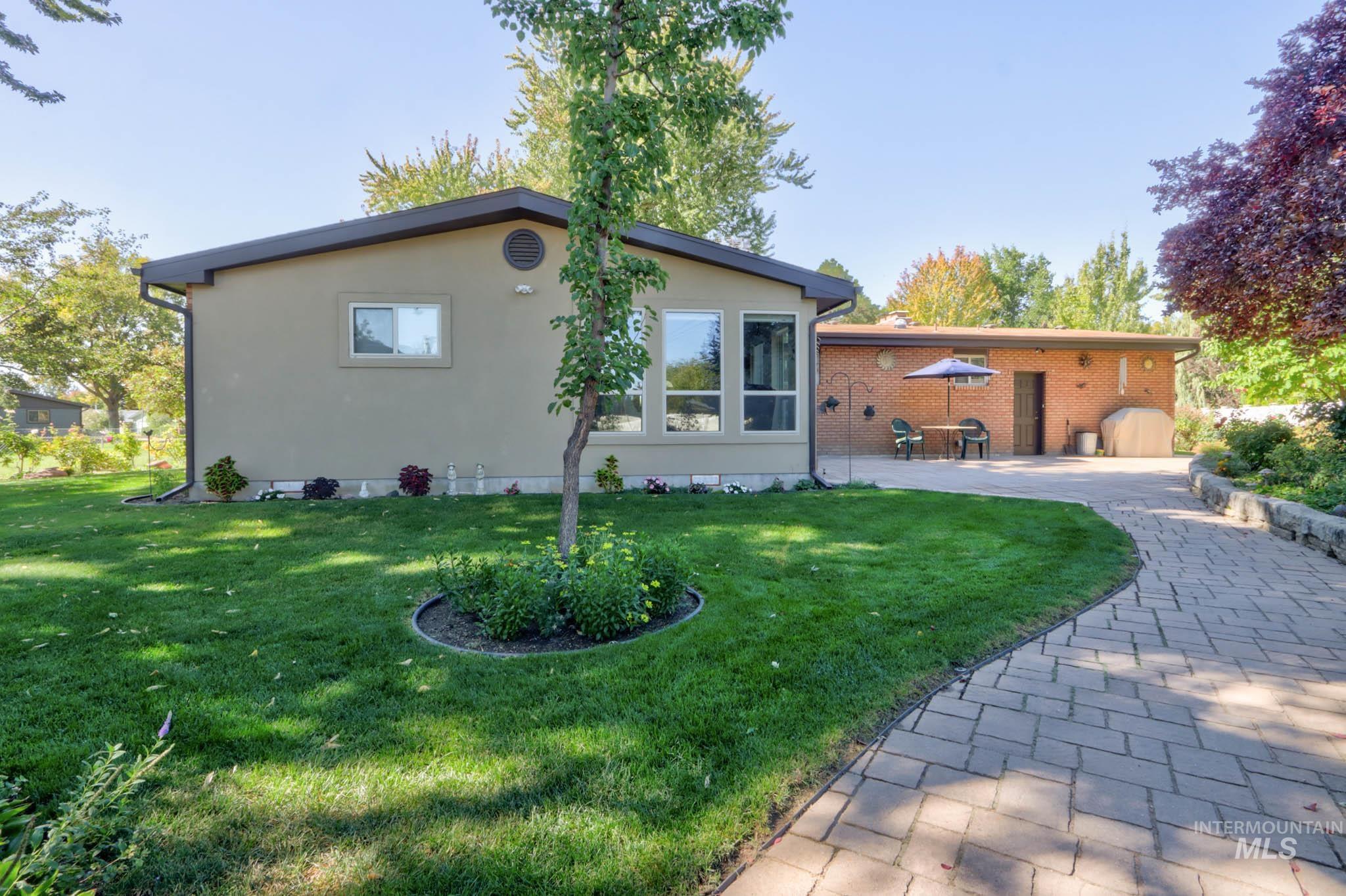 2106 N Cribbens Street, Boise, Idaho 83713, 4 Bedrooms, 3.5 Bathrooms, Residential For Sale, Price $899,000, 98965764