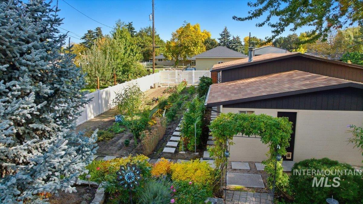2106 N Cribbens Street, Boise, Idaho 83713, 4 Bedrooms, 3.5 Bathrooms, Residential For Sale, Price $899,000, 98965764