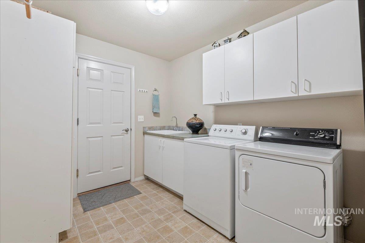 398 E Idaho, Emmett, Idaho 83617, 4 Bedrooms, 2 Bathrooms, Residential For Sale, Price $608,000, 98965775