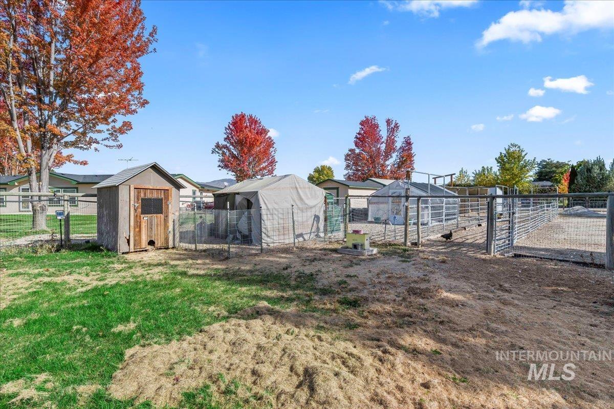 398 E Idaho, Emmett, Idaho 83617, 4 Bedrooms, 2 Bathrooms, Residential For Sale, Price $608,000, 98965775