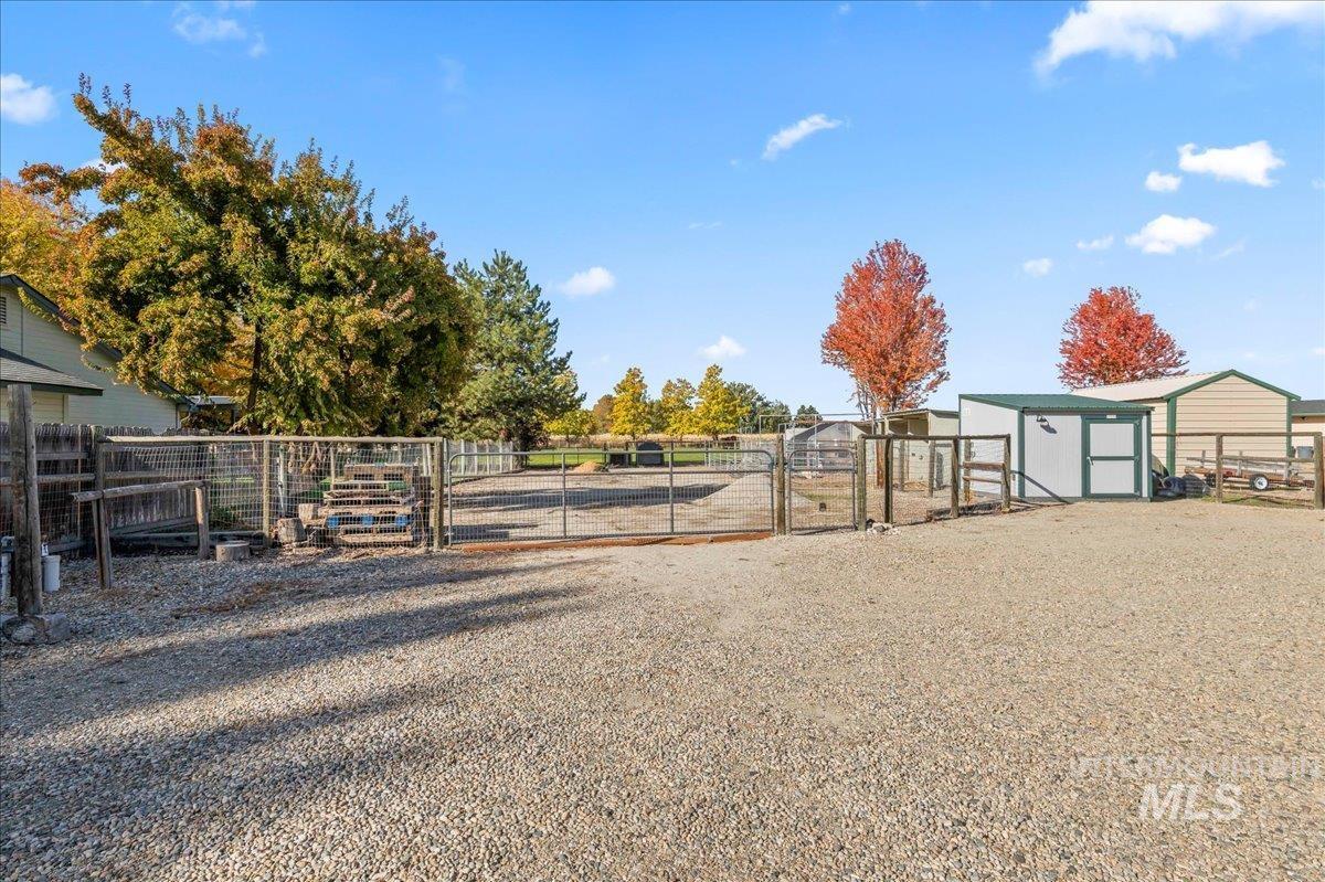398 E Idaho, Emmett, Idaho 83617, 4 Bedrooms, 2 Bathrooms, Residential For Sale, Price $608,000, 98965775