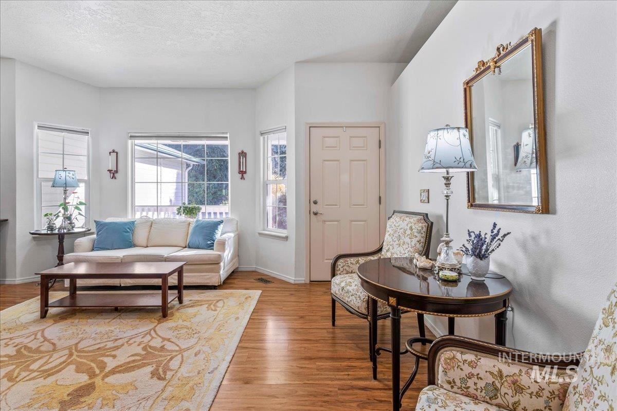 398 E Idaho, Emmett, Idaho 83617, 4 Bedrooms, 2 Bathrooms, Residential For Sale, Price $608,000, 98965775
