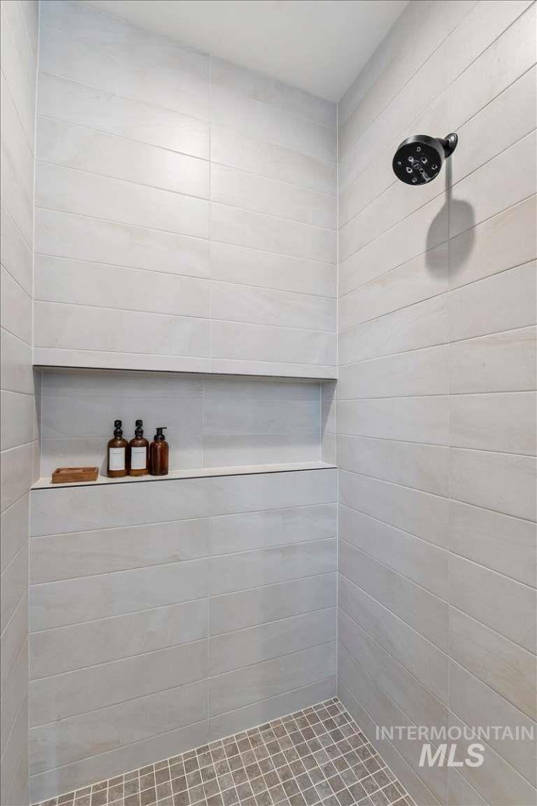 Bathroom with a tile shower