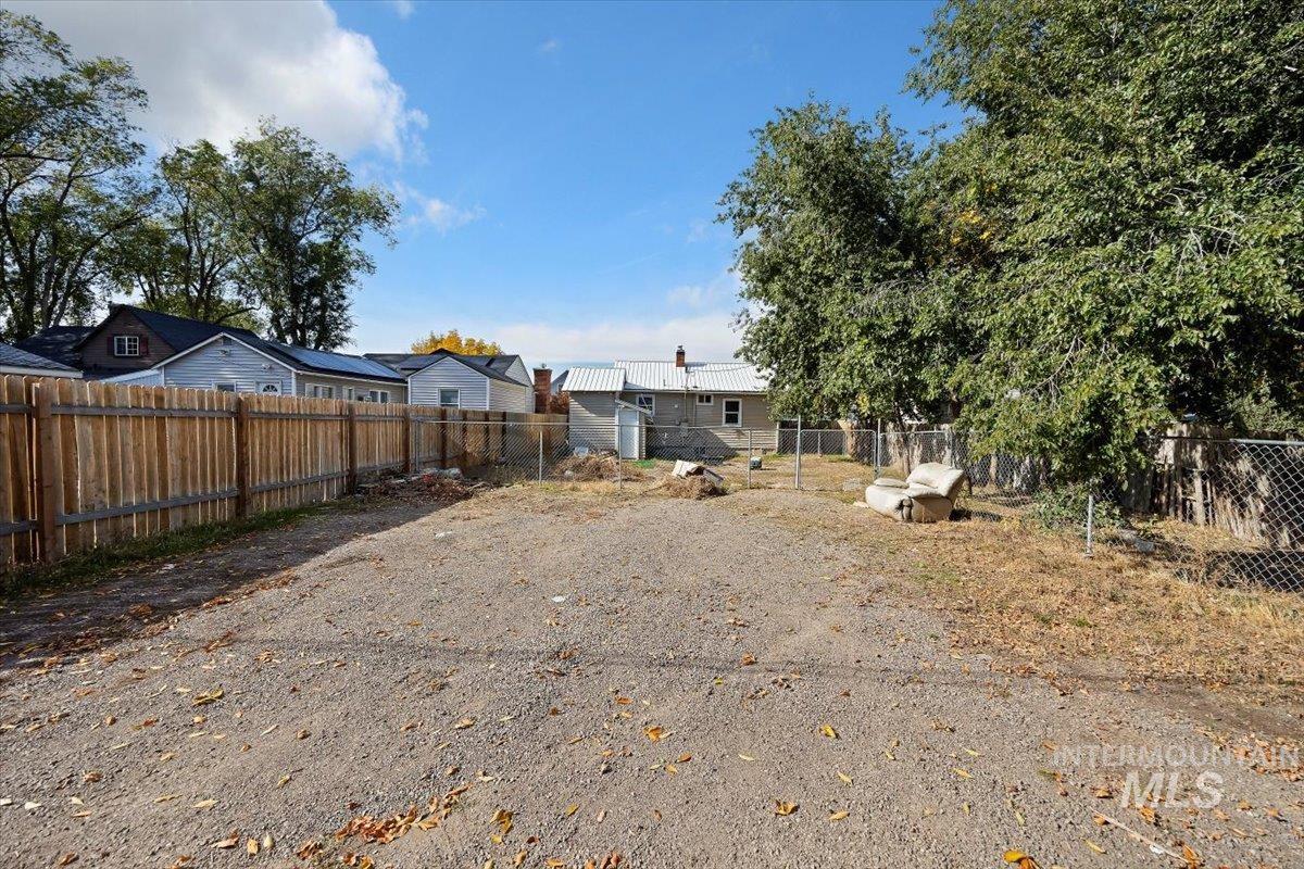 View of dirt / gravel road