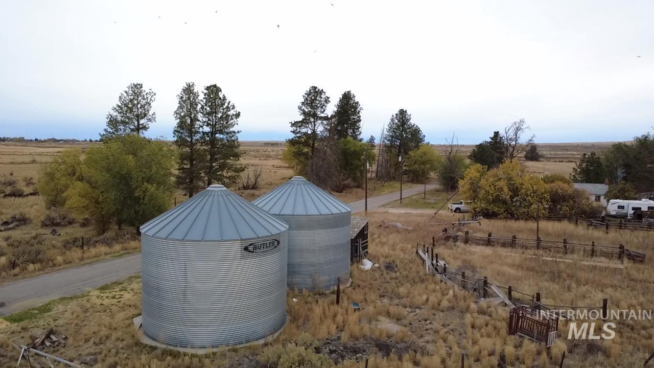 View of yard with a view of countryside