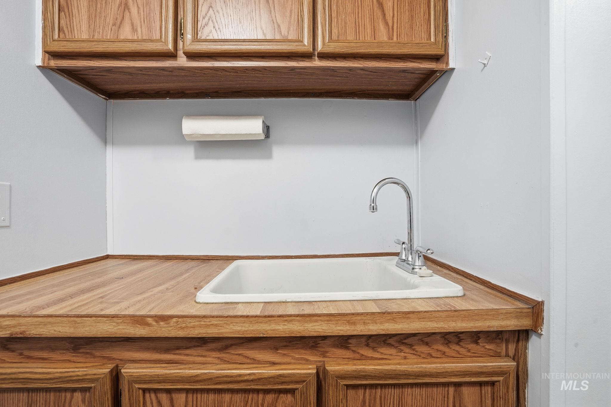 1253 N Samson Lane, Boise, Idaho 83704, 3 Bedrooms, 2.5 Bathrooms, Residential For Sale, Price $180,000, 98965795