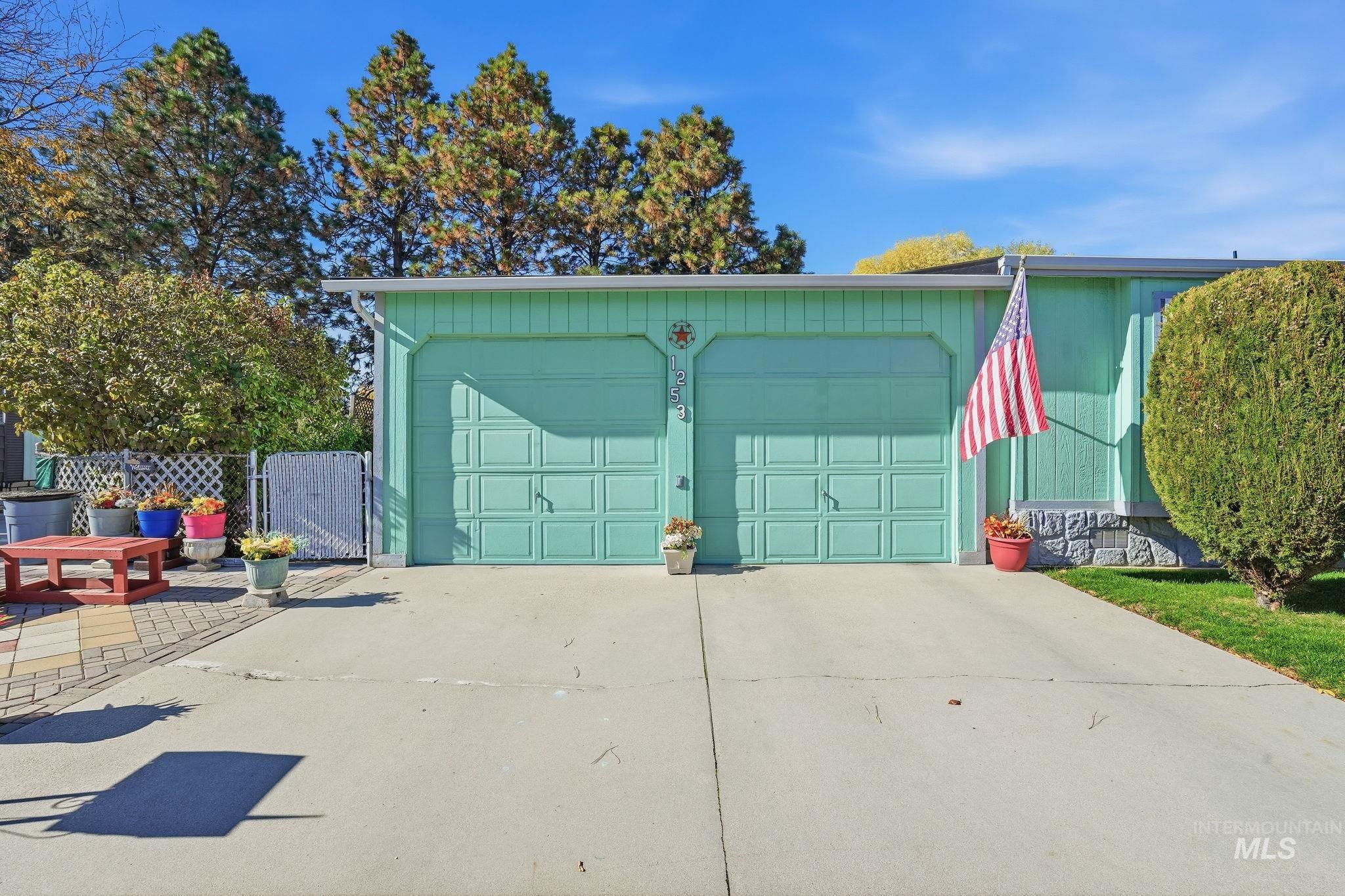 1253 N Samson Lane, Boise, Idaho 83704, 3 Bedrooms, 2.5 Bathrooms, Residential For Sale, Price $180,000, 98965795