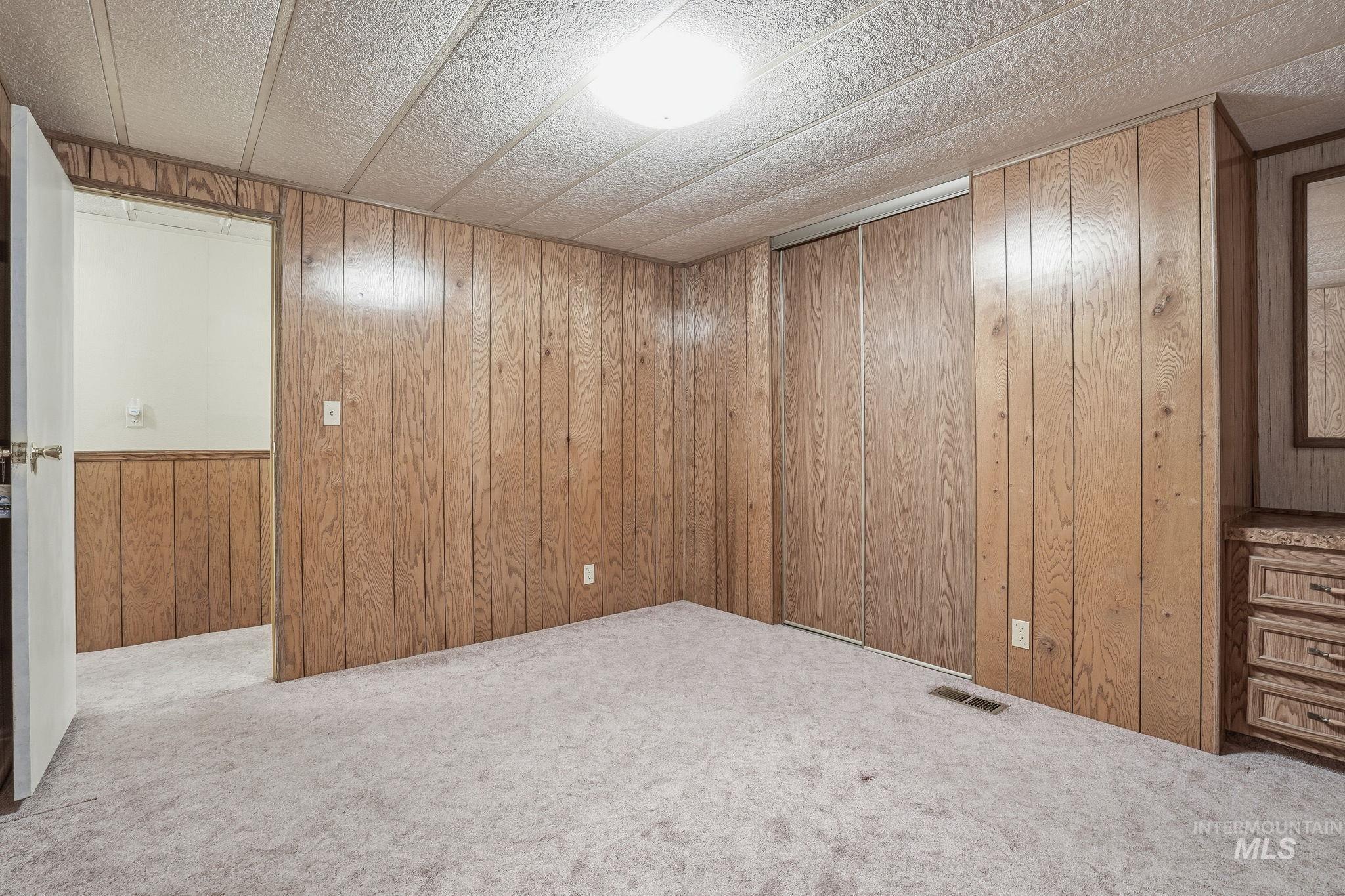 1253 N Samson Lane, Boise, Idaho 83704, 3 Bedrooms, 2.5 Bathrooms, Residential For Sale, Price $180,000, 98965795