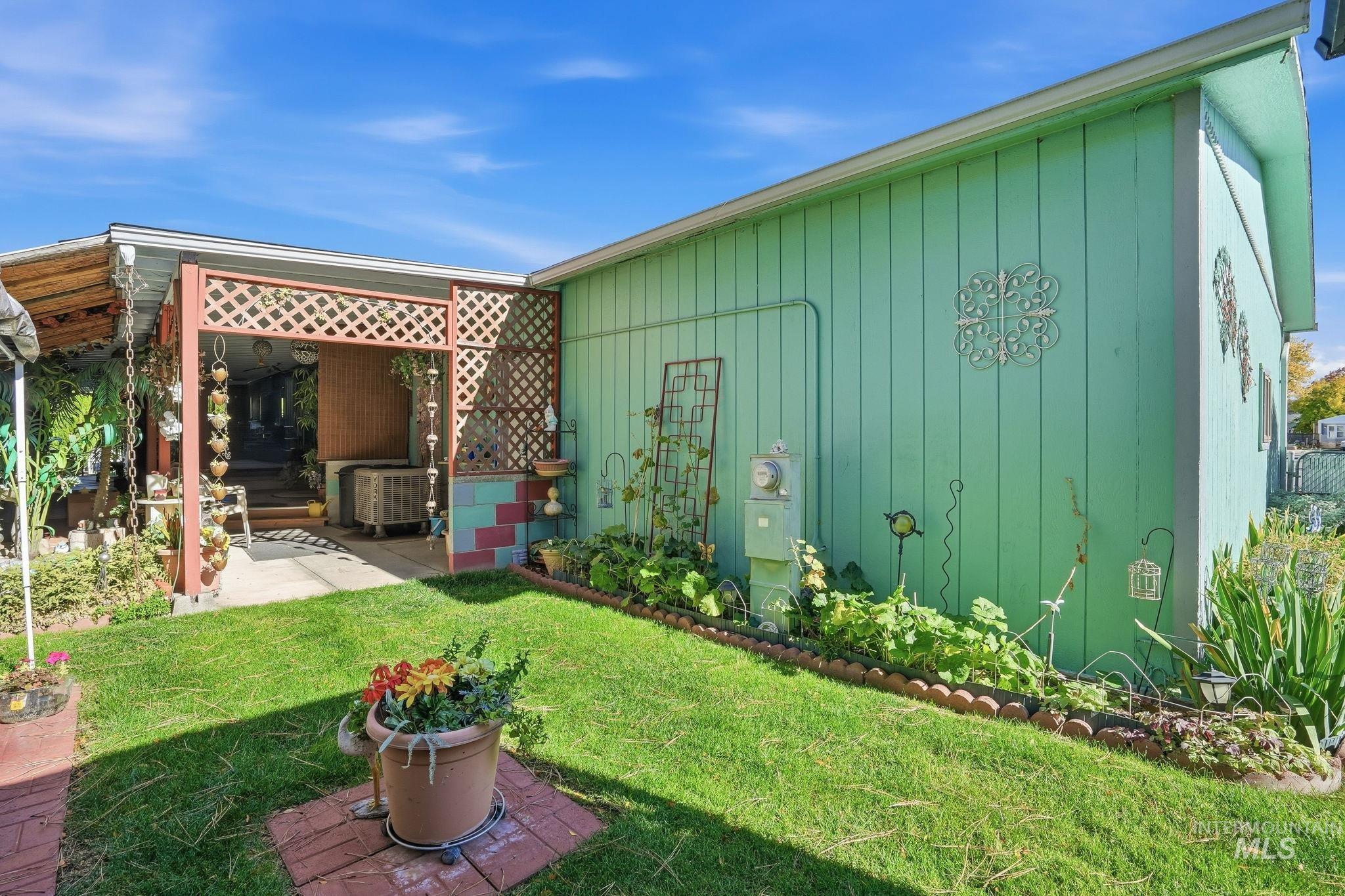 1253 N Samson Lane, Boise, Idaho 83704, 3 Bedrooms, 2.5 Bathrooms, Residential For Sale, Price $180,000, 98965795