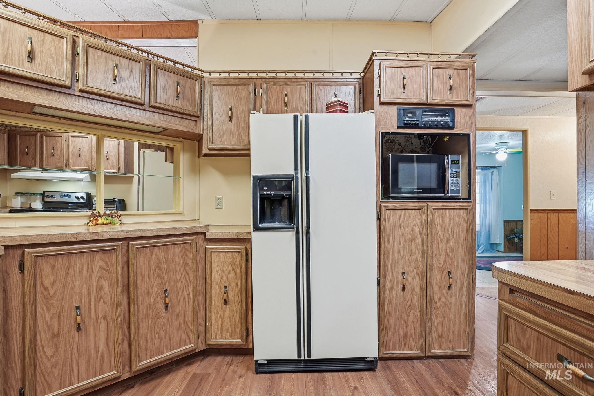 1253 N Samson Lane, Boise, Idaho 83704, 3 Bedrooms, 2.5 Bathrooms, Residential For Sale, Price $180,000, 98965795