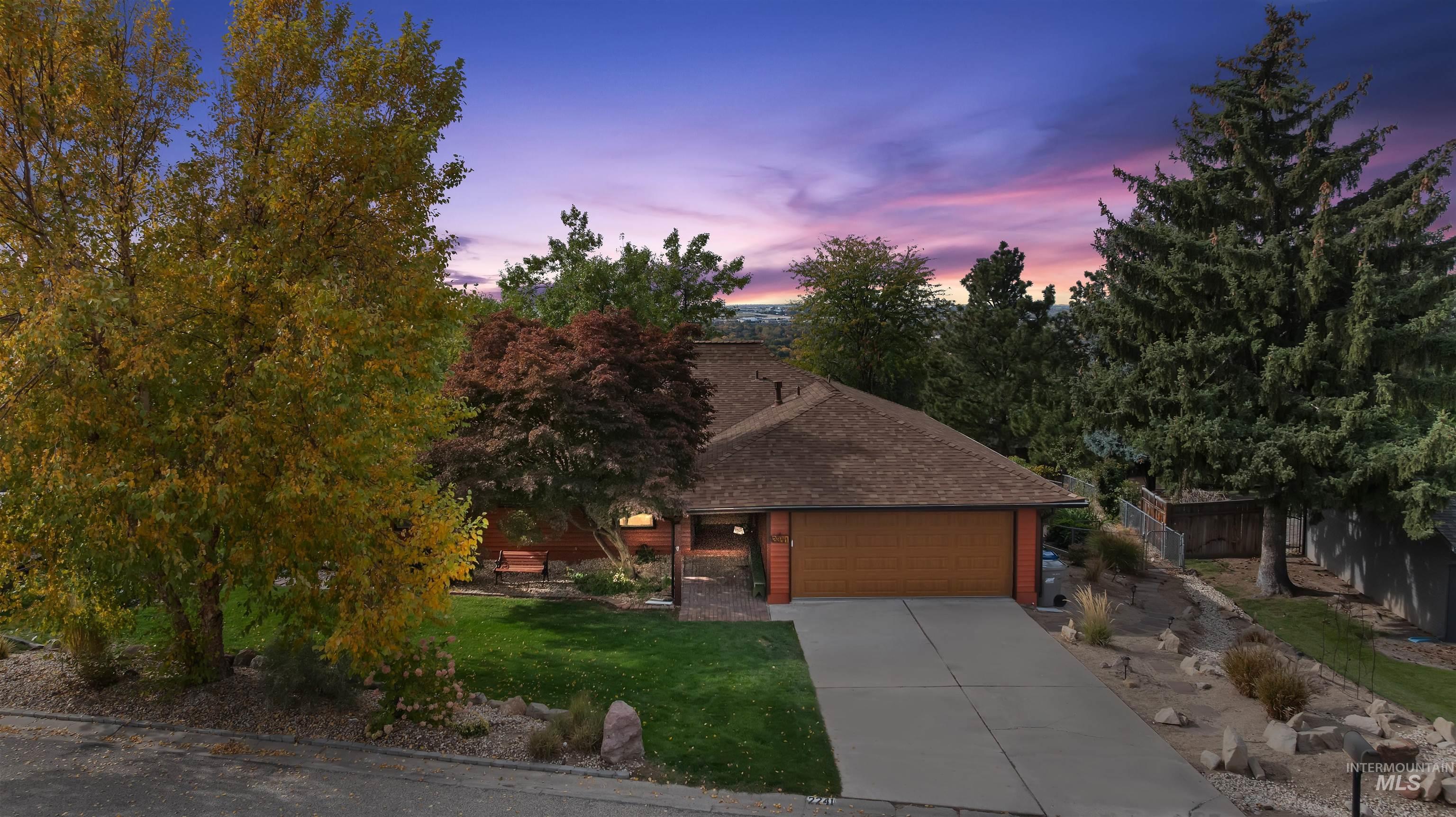 2241 S Ridgeview Way, Boise, Idaho 83712, 4 Bedrooms, 3 Bathrooms, Residential For Sale, Price $775,000, 98965812