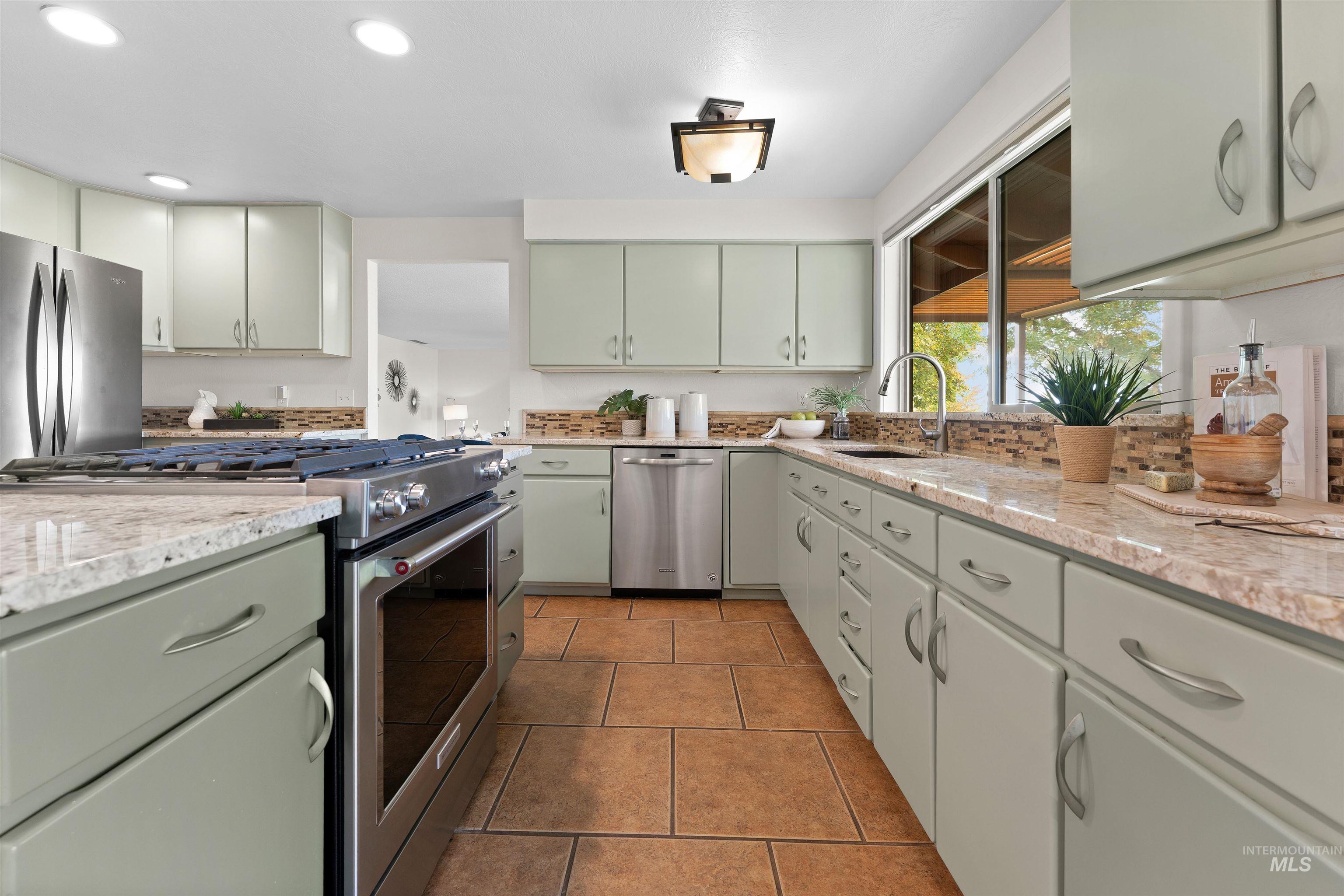 2241 S Ridgeview Way, Boise, Idaho 83712, 4 Bedrooms, 3 Bathrooms, Residential For Sale, Price $775,000, 98965812