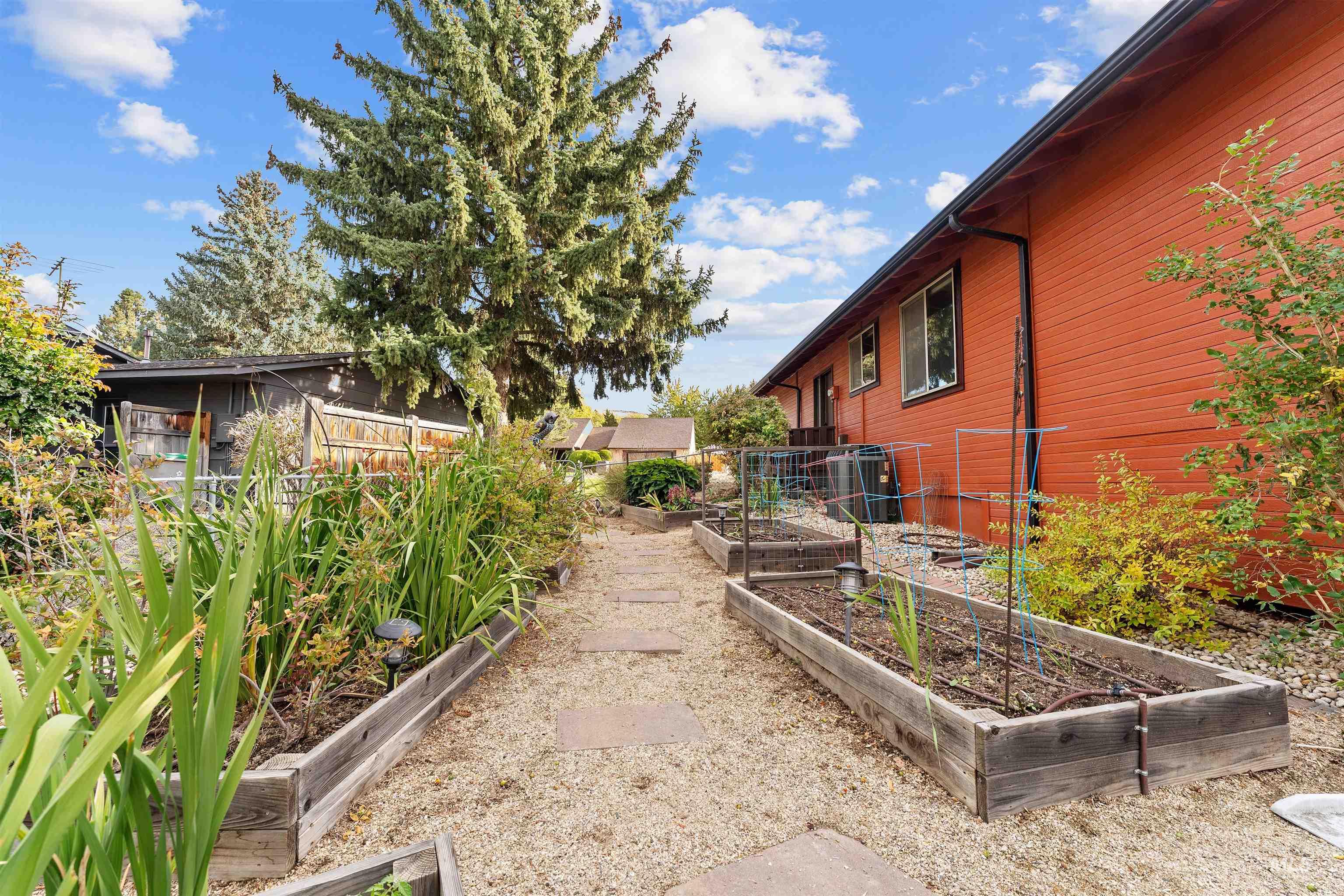 2241 S Ridgeview Way, Boise, Idaho 83712, 4 Bedrooms, 3 Bathrooms, Residential For Sale, Price $775,000, 98965812