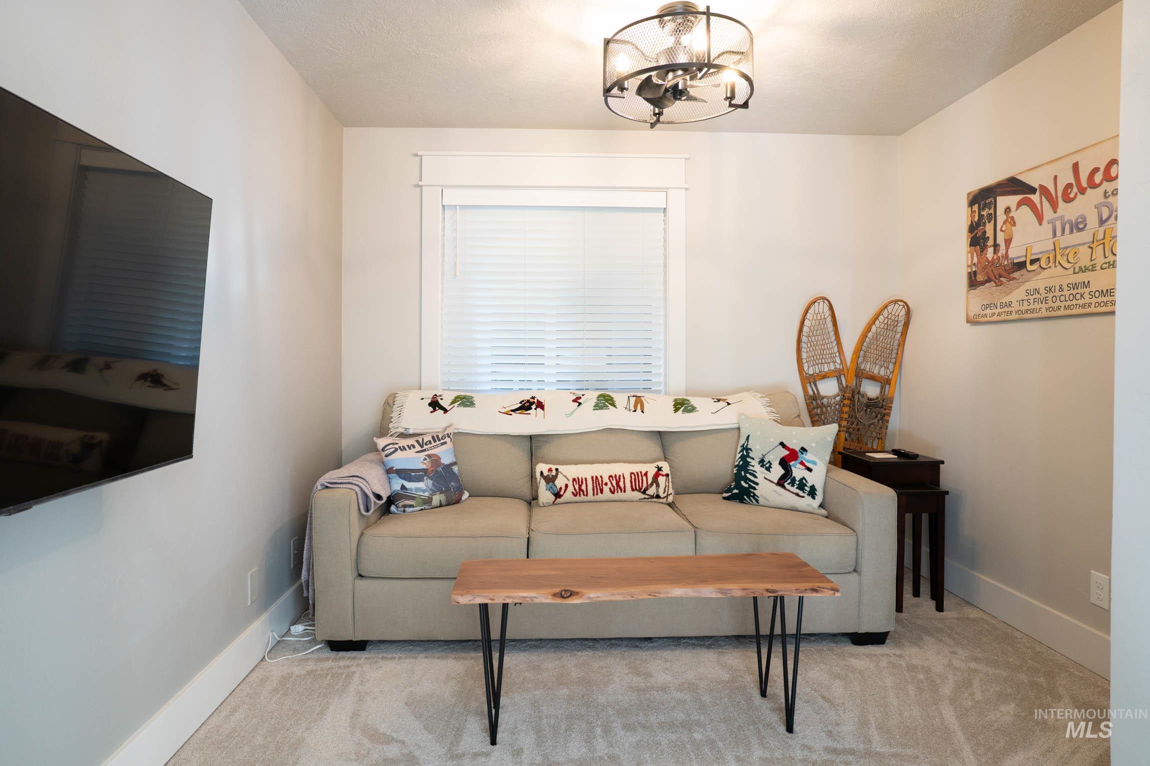 third bedroom or bonus room