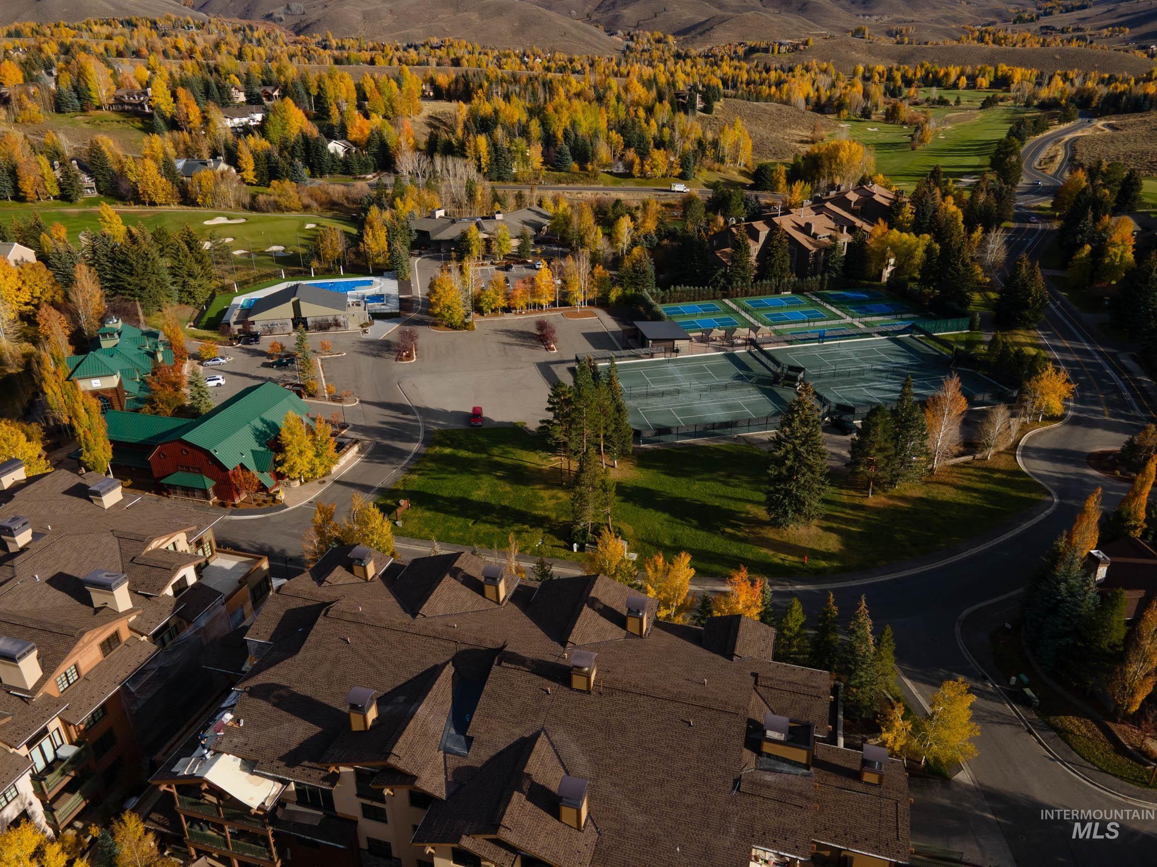 Elkhorn Village amenities close by