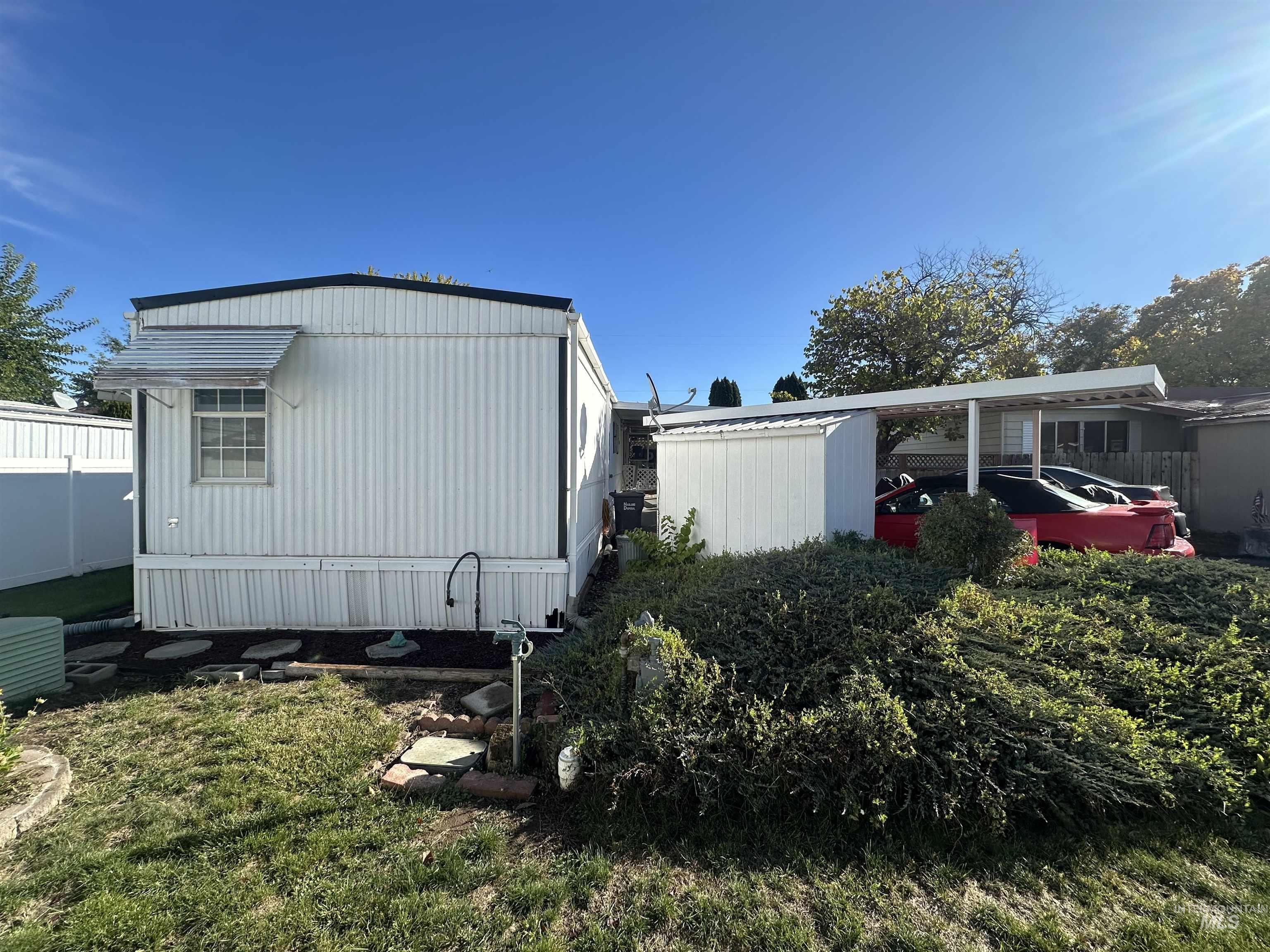 View of side of home