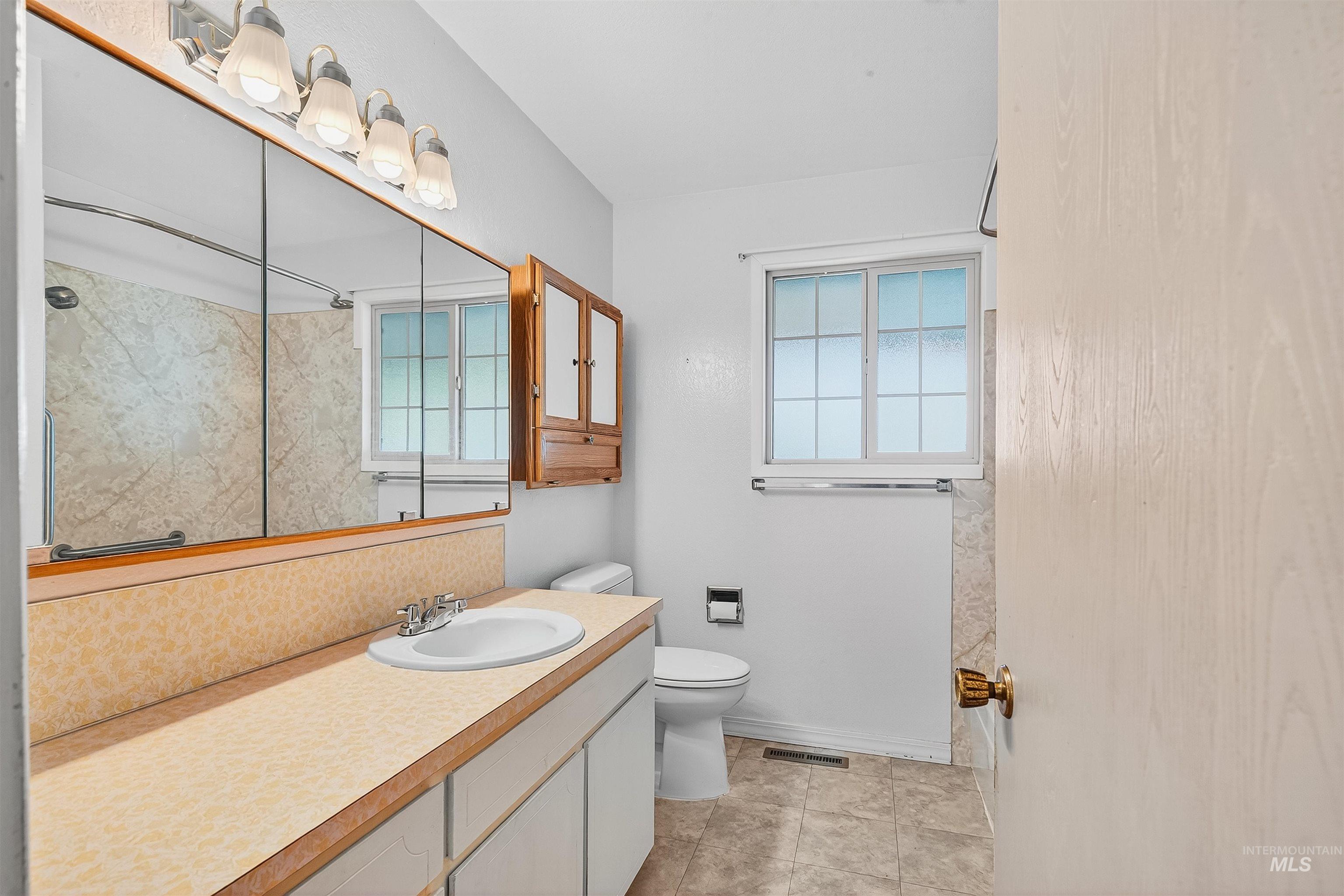 3638 18th Street C, Lewiston, Idaho 83501, 4 Bedrooms, 2 Bathrooms, Residential For Sale, Price $390,000, 98965949