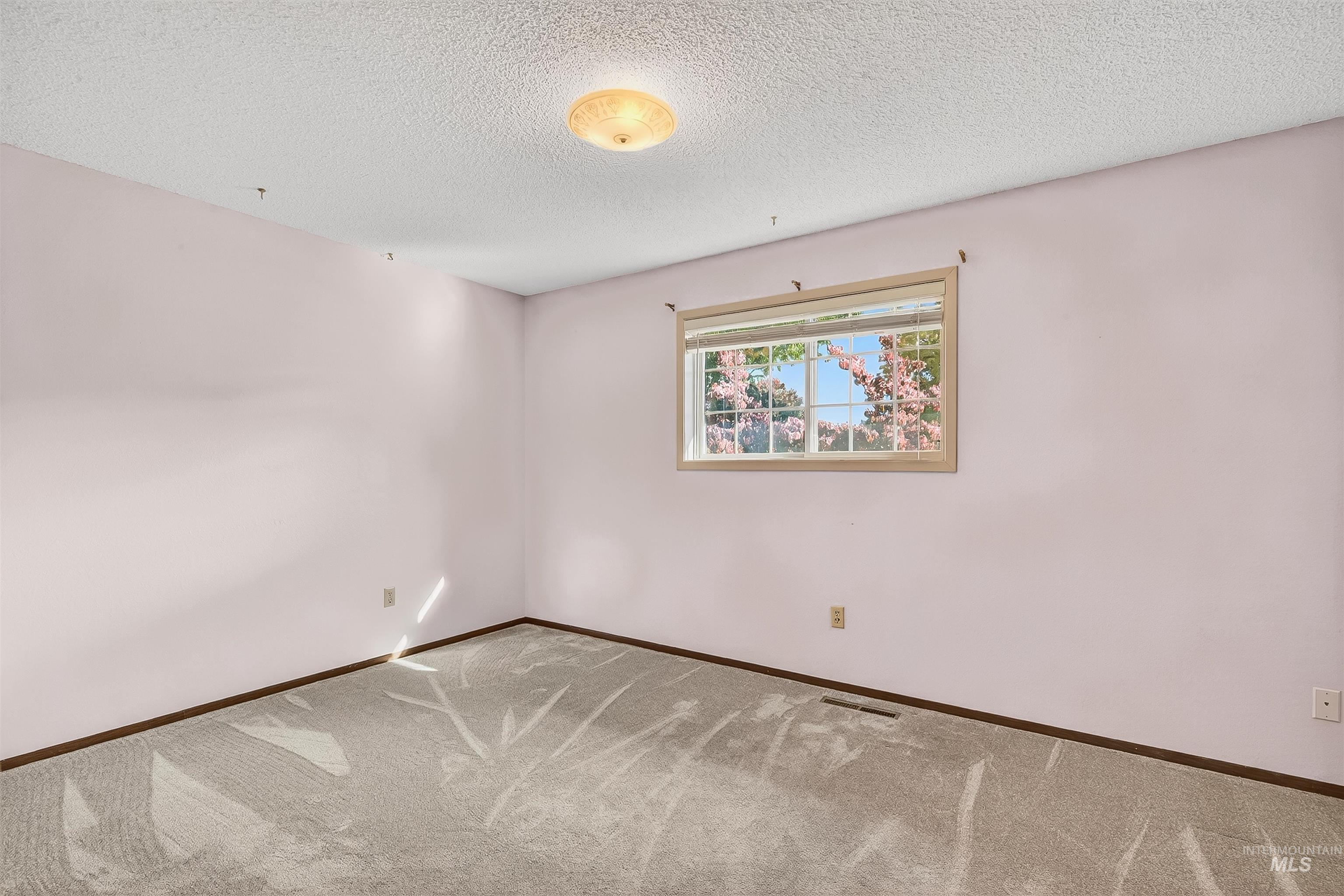 3638 18th Street C, Lewiston, Idaho 83501, 4 Bedrooms, 2 Bathrooms, Residential For Sale, Price $390,000, 98965949