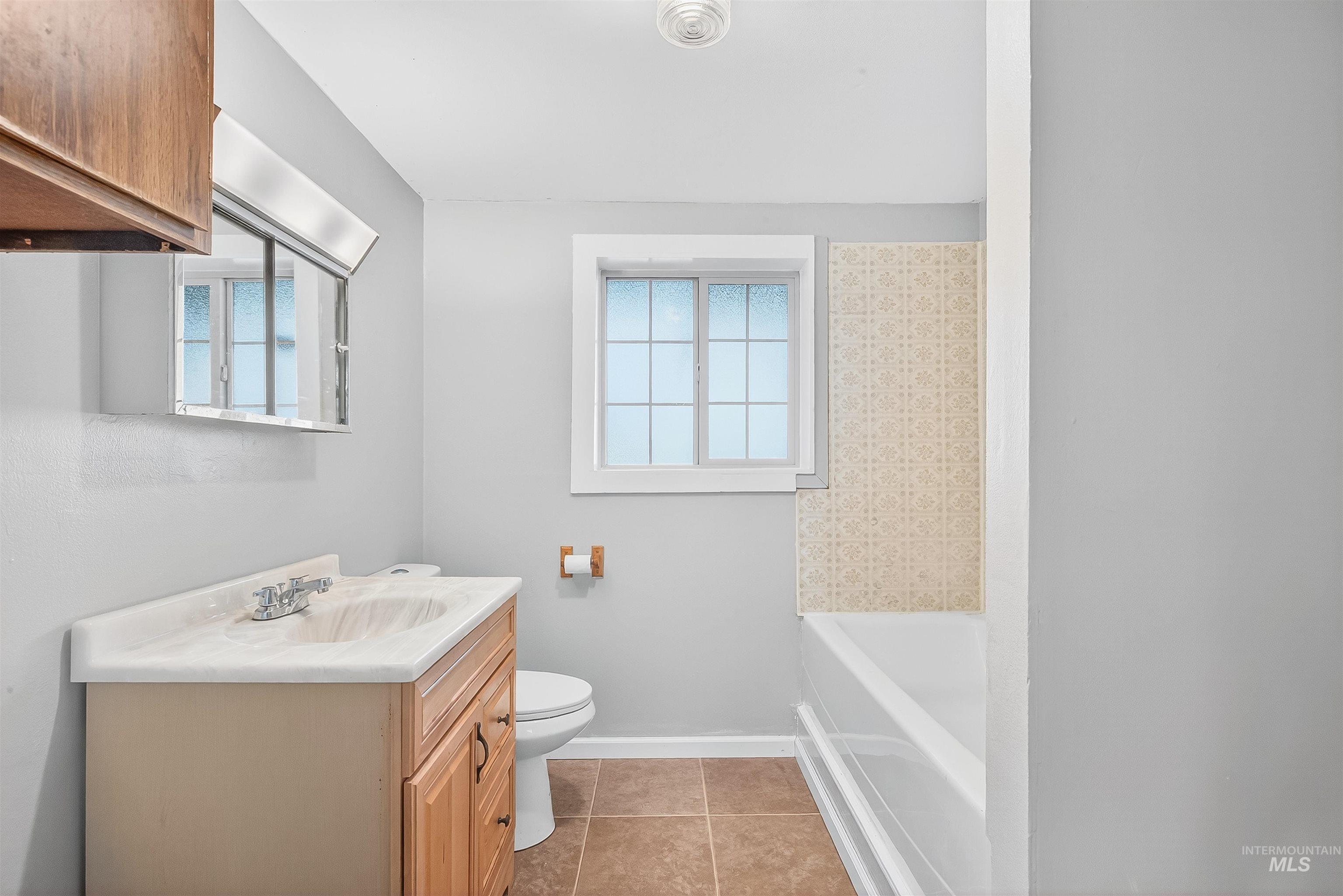 3638 18th Street C, Lewiston, Idaho 83501, 4 Bedrooms, 2 Bathrooms, Residential For Sale, Price $390,000, 98965949