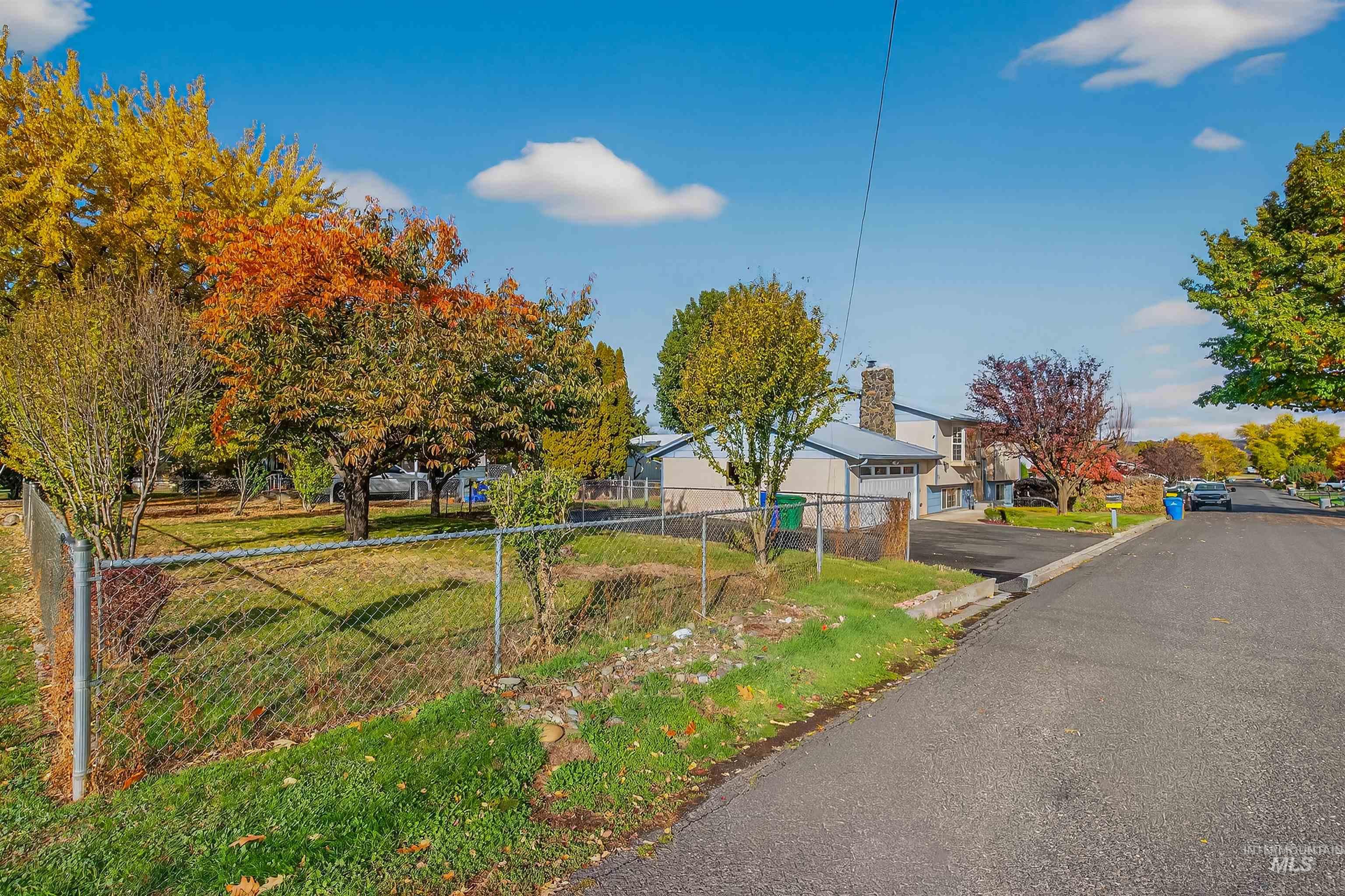 3638 18th Street C, Lewiston, Idaho 83501, 4 Bedrooms, 2 Bathrooms, Residential For Sale, Price $390,000, 98965949