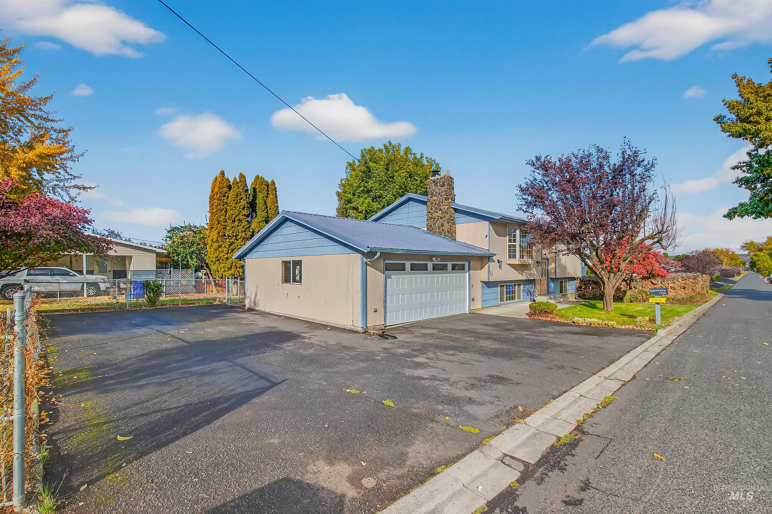 3638 18th Street C, Lewiston, Idaho 83501, 4 Bedrooms, 2 Bathrooms, Residential For Sale, Price $390,000, 98965949