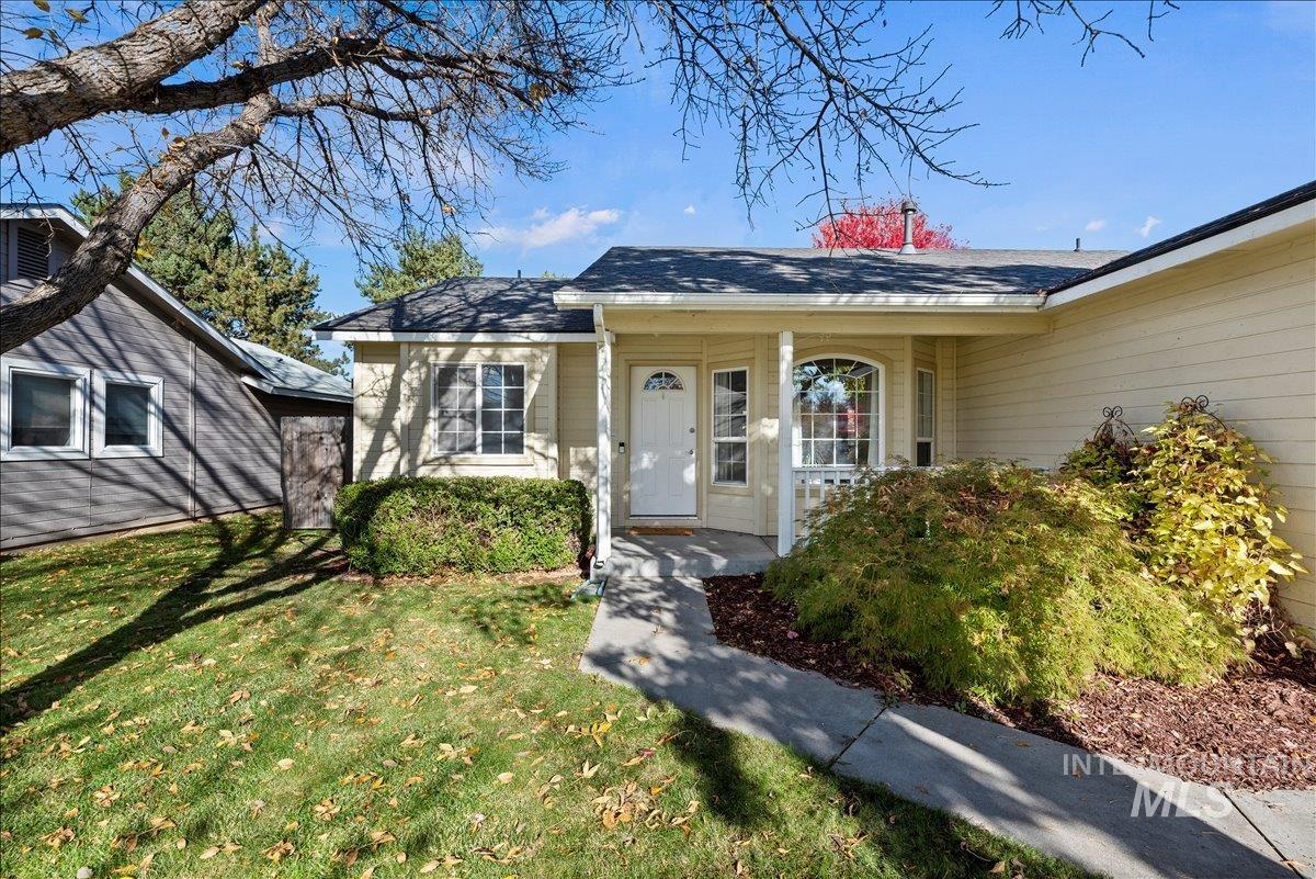 View of front of house with a front lawn