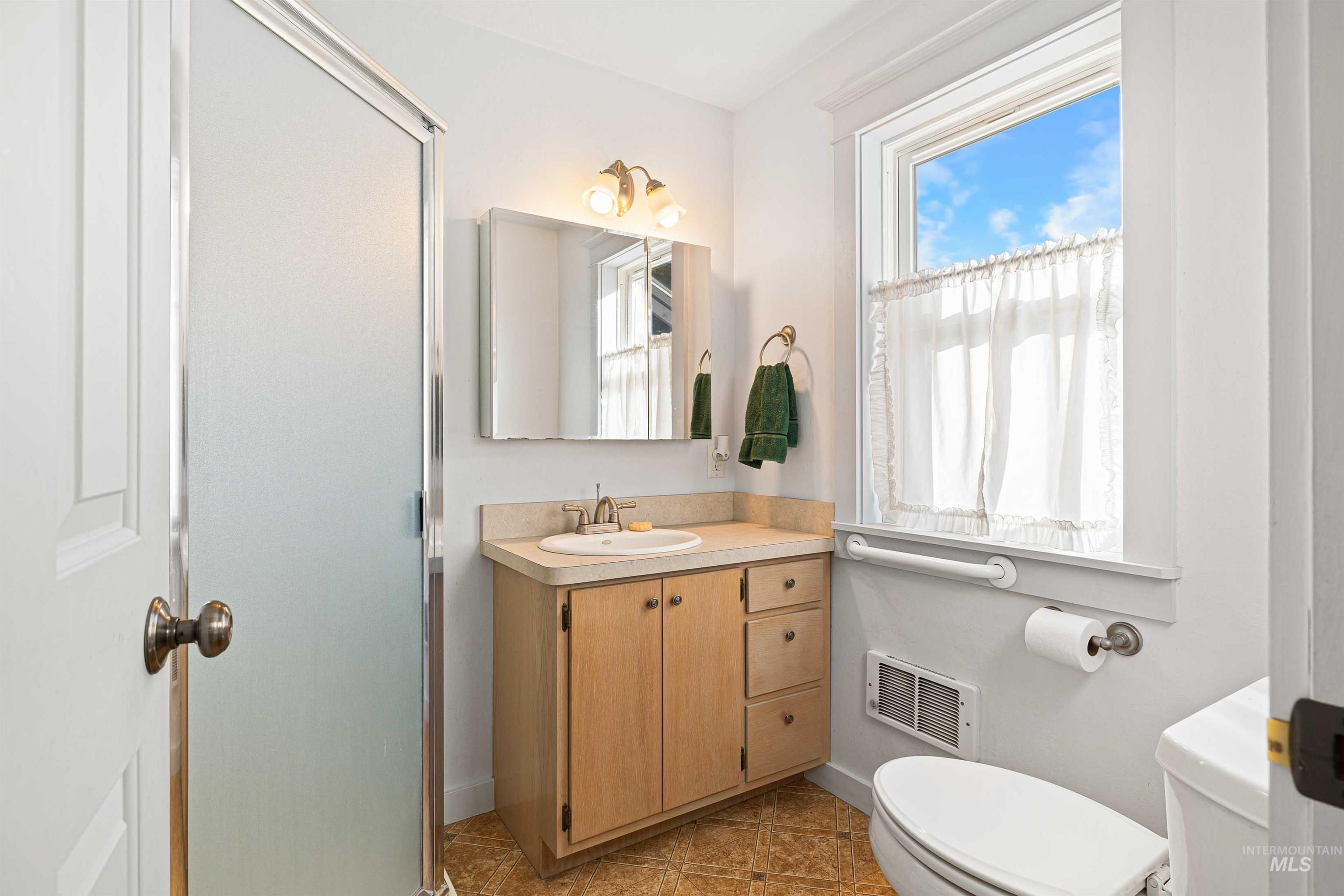 2539 E 3700 N, Twin Falls, Idaho 83301, 4 Bedrooms, 2 Bathrooms, Residential For Sale, Price $330,000, 98965968