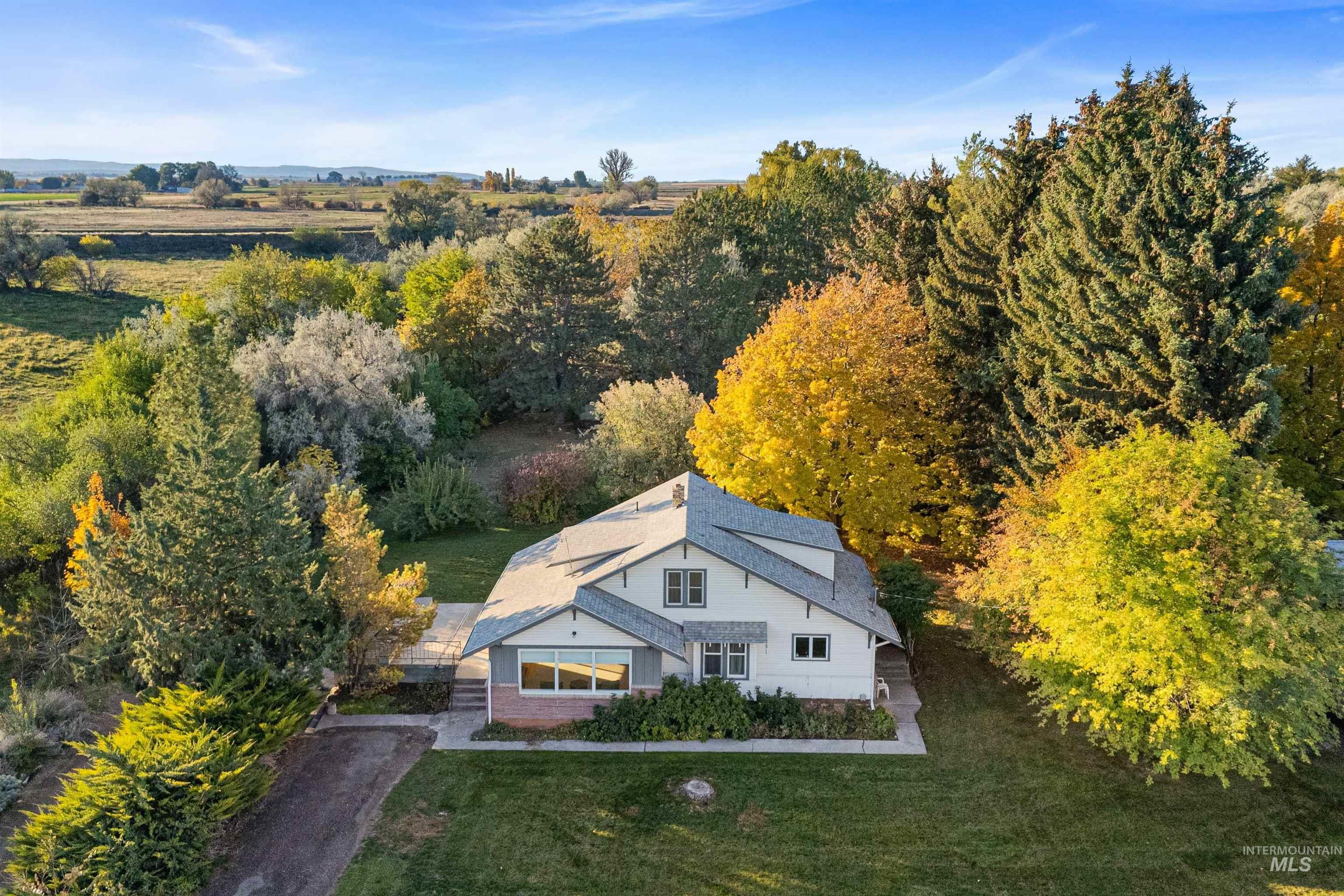 Aerial view of property and surrounding area