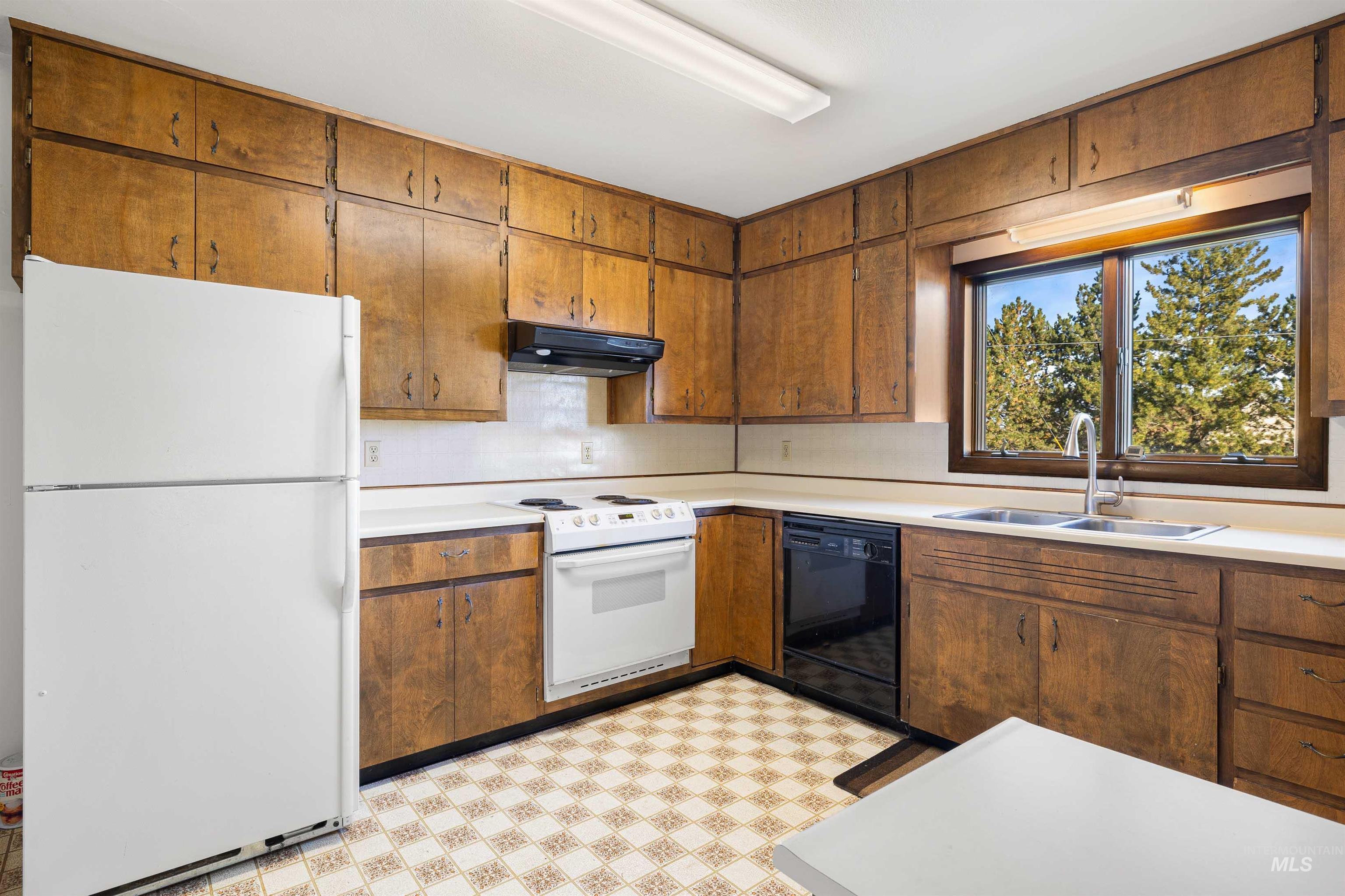 2539 E 3700 N, Twin Falls, Idaho 83301, 4 Bedrooms, 2 Bathrooms, Residential For Sale, Price $330,000, 98965968