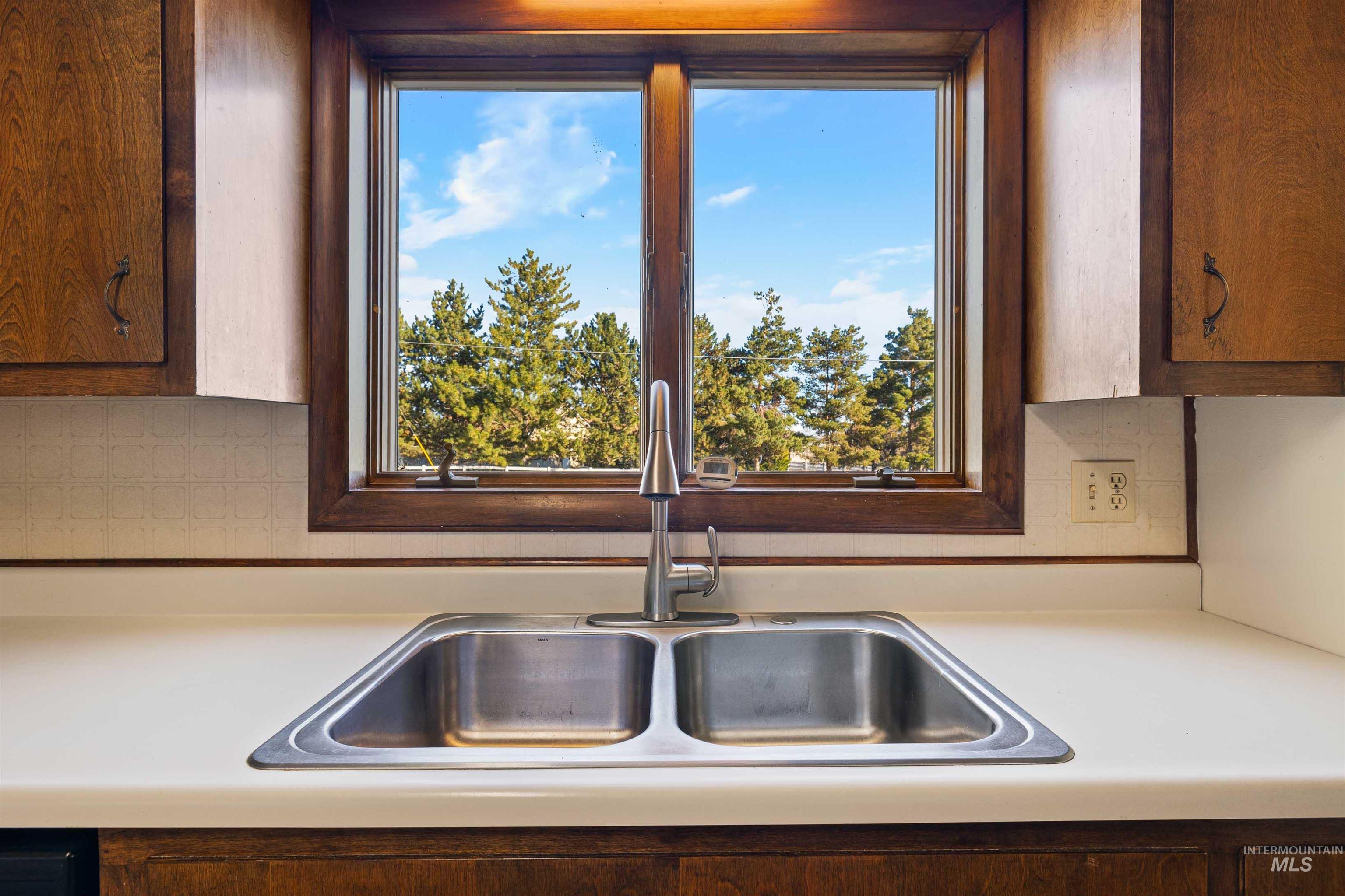 2539 E 3700 N, Twin Falls, Idaho 83301, 4 Bedrooms, 2 Bathrooms, Residential For Sale, Price $330,000, 98965968