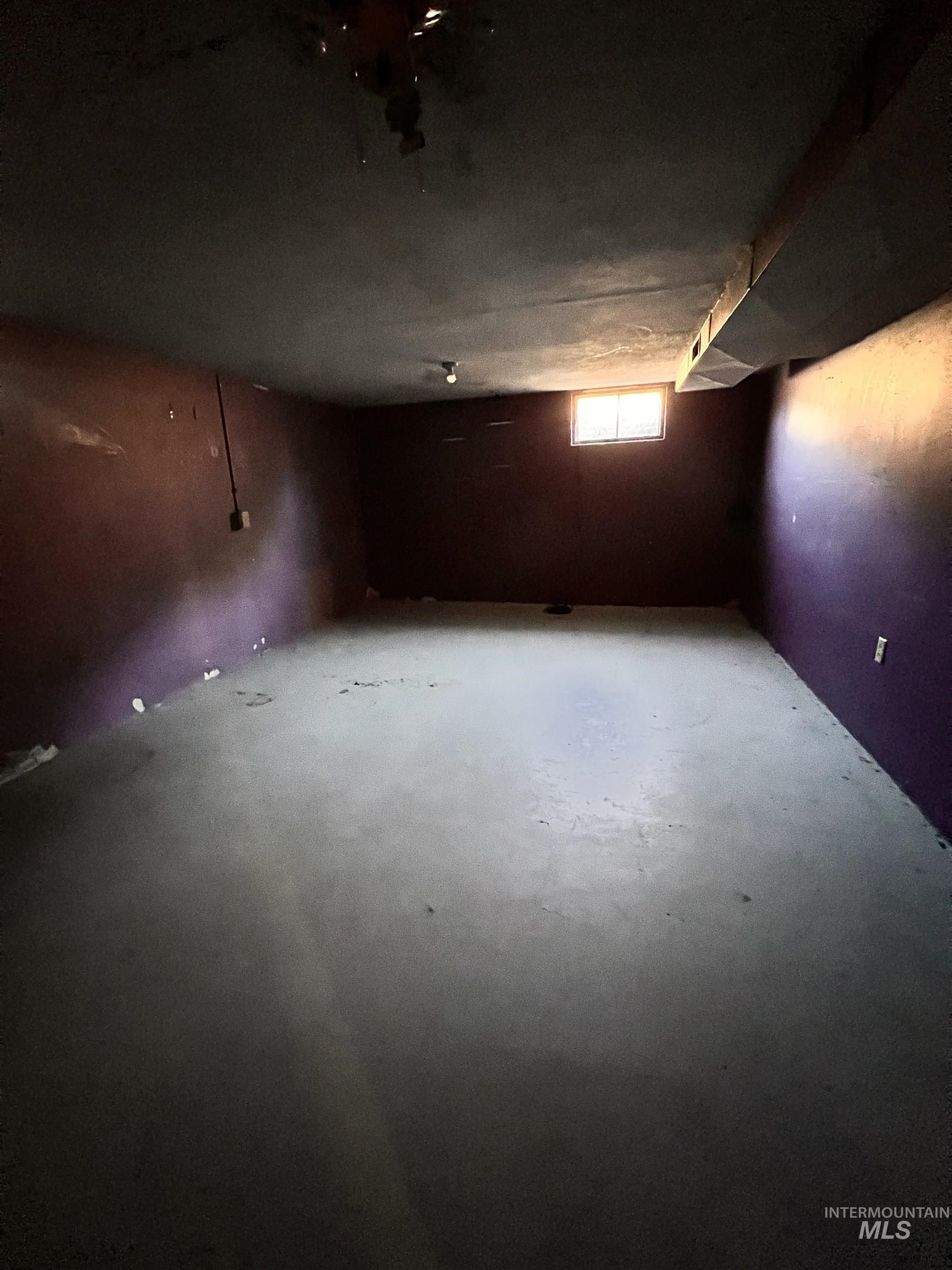 1065 Gridley Dr., Mountain Home, Idaho 83647, 5 Bedrooms, 2.5 Bathrooms, Residential For Sale, Price $199,900, 98965978