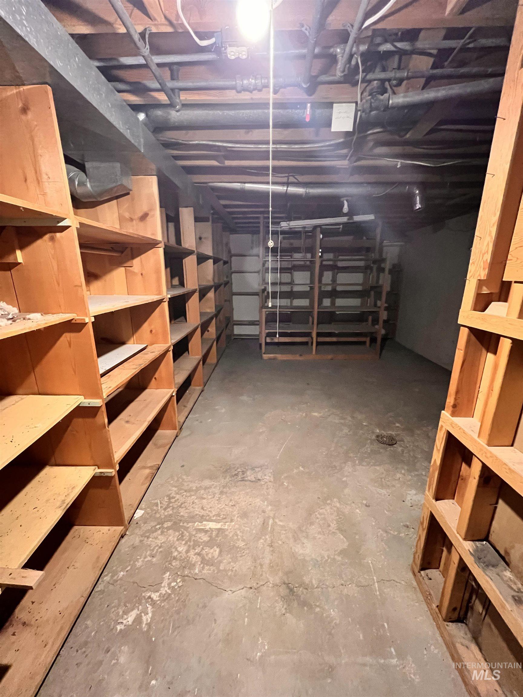 1065 Gridley Dr., Mountain Home, Idaho 83647, 5 Bedrooms, 2.5 Bathrooms, Residential For Sale, Price $199,900, 98965978