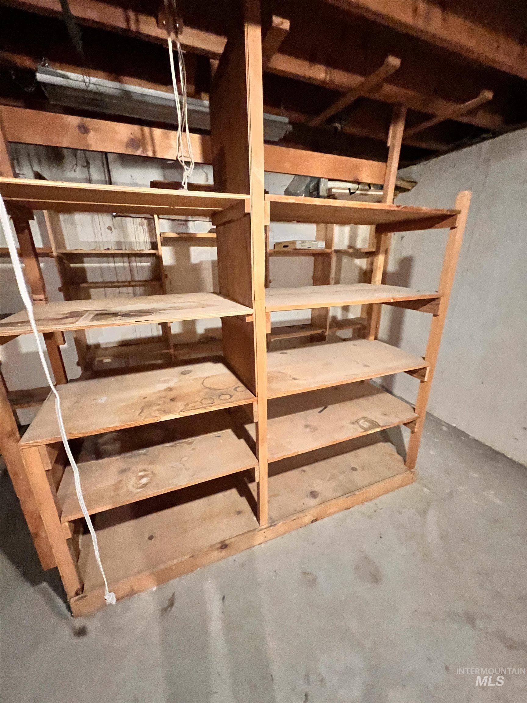 1065 Gridley Dr., Mountain Home, Idaho 83647, 5 Bedrooms, 2.5 Bathrooms, Residential For Sale, Price $199,900, 98965978