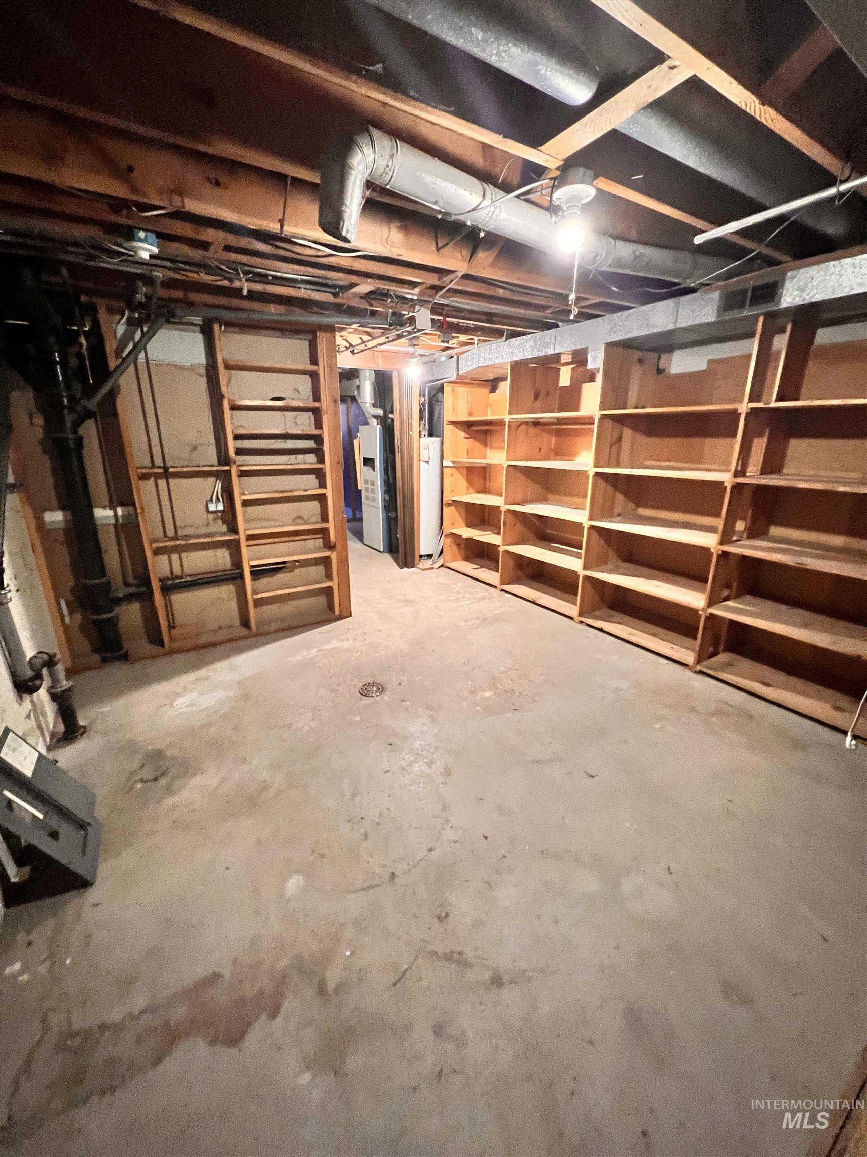 1065 Gridley Dr., Mountain Home, Idaho 83647, 5 Bedrooms, 2.5 Bathrooms, Residential For Sale, Price $199,900, 98965978