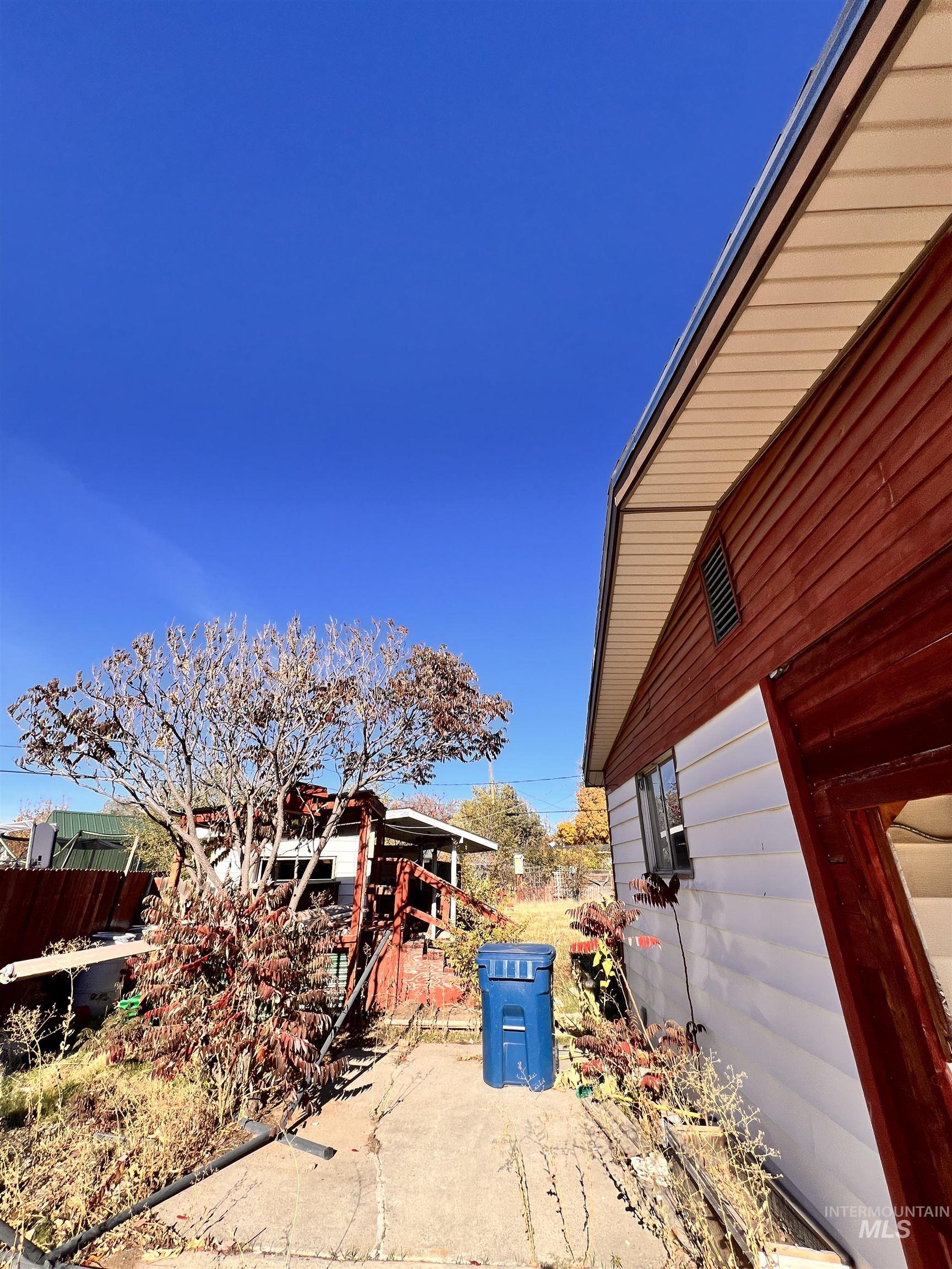 1065 Gridley Dr., Mountain Home, Idaho 83647, 5 Bedrooms, 2.5 Bathrooms, Residential For Sale, Price $199,900, 98965978