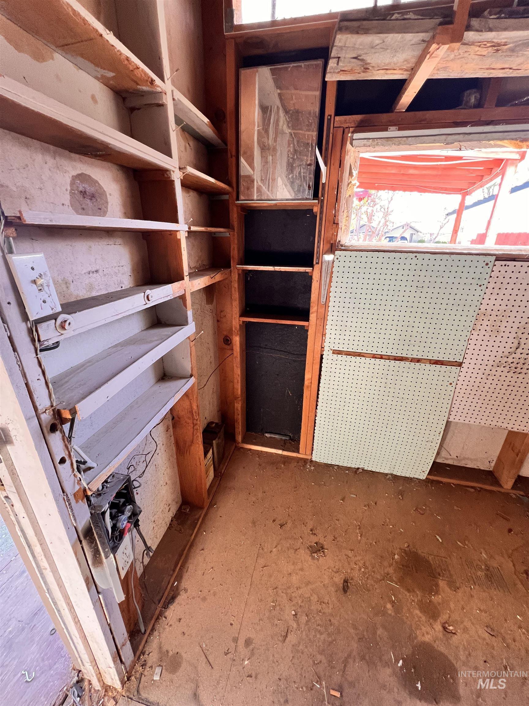 1065 Gridley Dr., Mountain Home, Idaho 83647, 5 Bedrooms, 2.5 Bathrooms, Residential For Sale, Price $199,900, 98965978