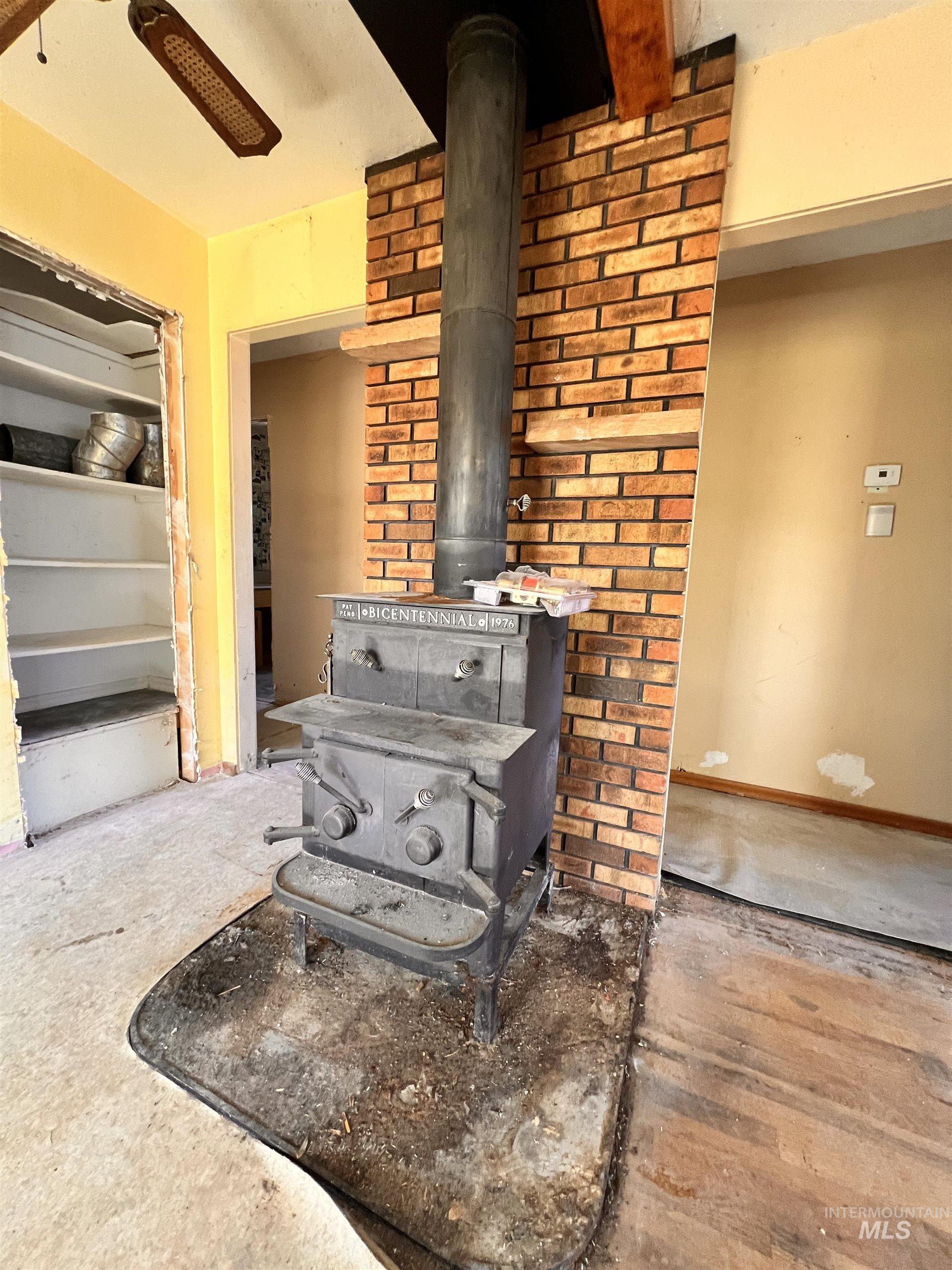 1065 Gridley Dr., Mountain Home, Idaho 83647, 5 Bedrooms, 2.5 Bathrooms, Residential For Sale, Price $199,900, 98965978