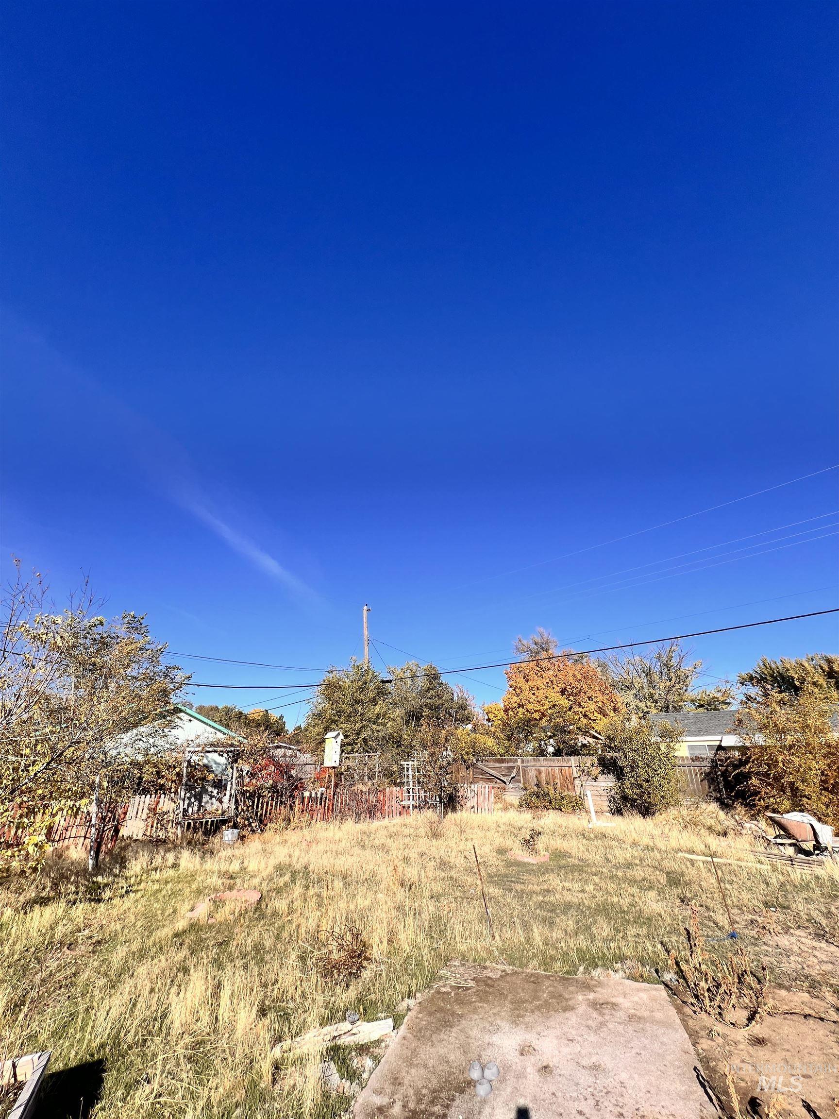 1065 Gridley Dr., Mountain Home, Idaho 83647, 5 Bedrooms, 2.5 Bathrooms, Residential For Sale, Price $199,900, 98965978