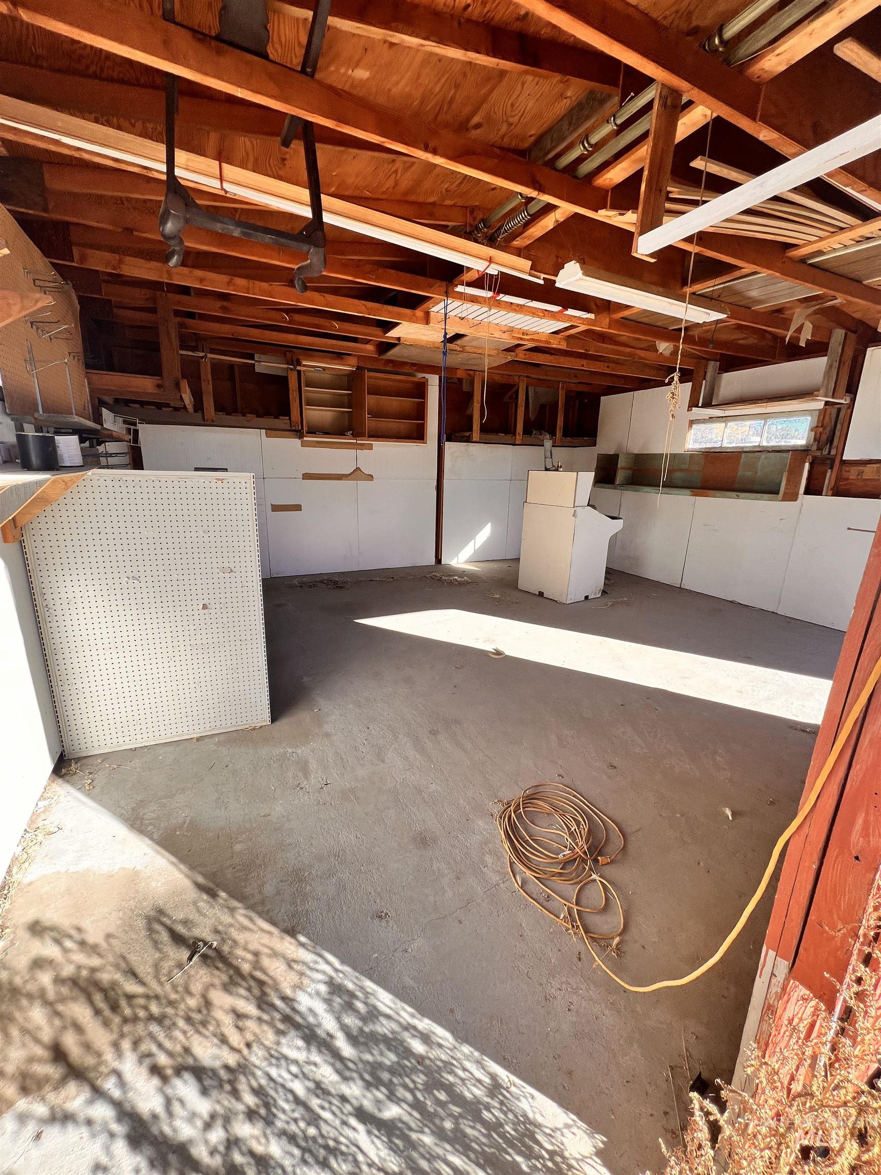 1065 Gridley Dr., Mountain Home, Idaho 83647, 5 Bedrooms, 2.5 Bathrooms, Residential For Sale, Price $199,900, 98965978