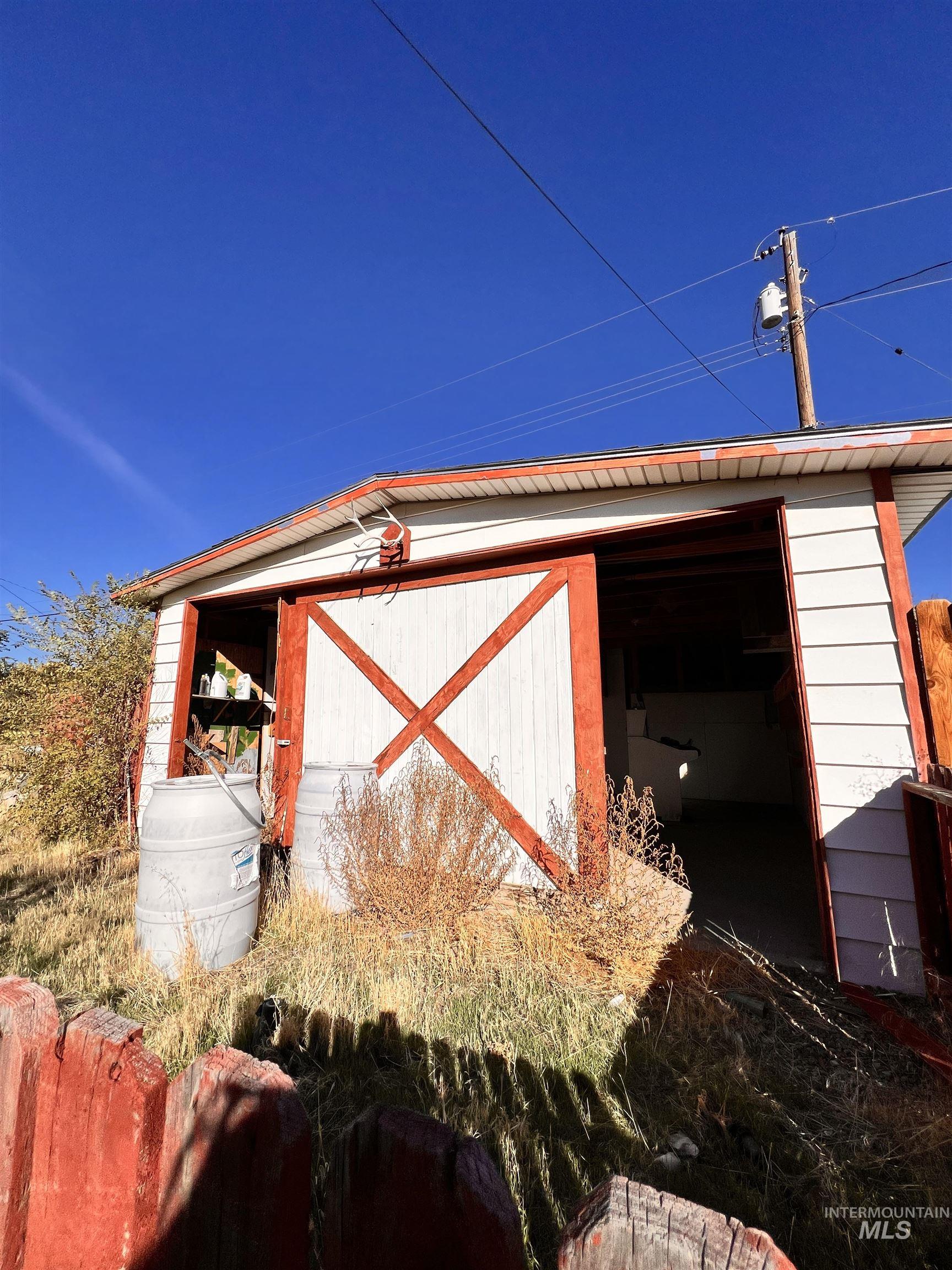 1065 Gridley Dr., Mountain Home, Idaho 83647, 5 Bedrooms, 2.5 Bathrooms, Residential For Sale, Price $199,900, 98965978