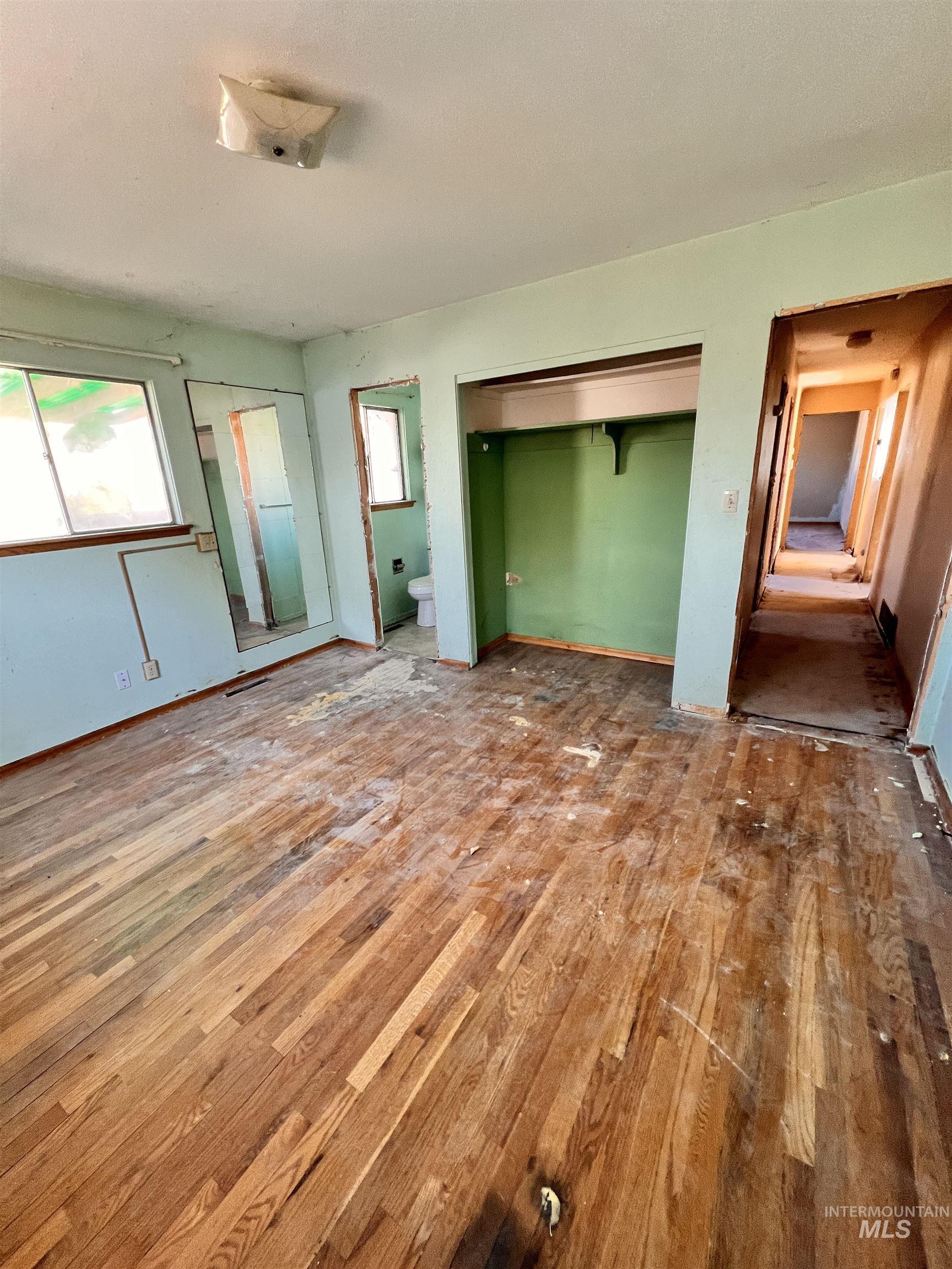 1065 Gridley Dr., Mountain Home, Idaho 83647, 5 Bedrooms, 2.5 Bathrooms, Residential For Sale, Price $199,900, 98965978