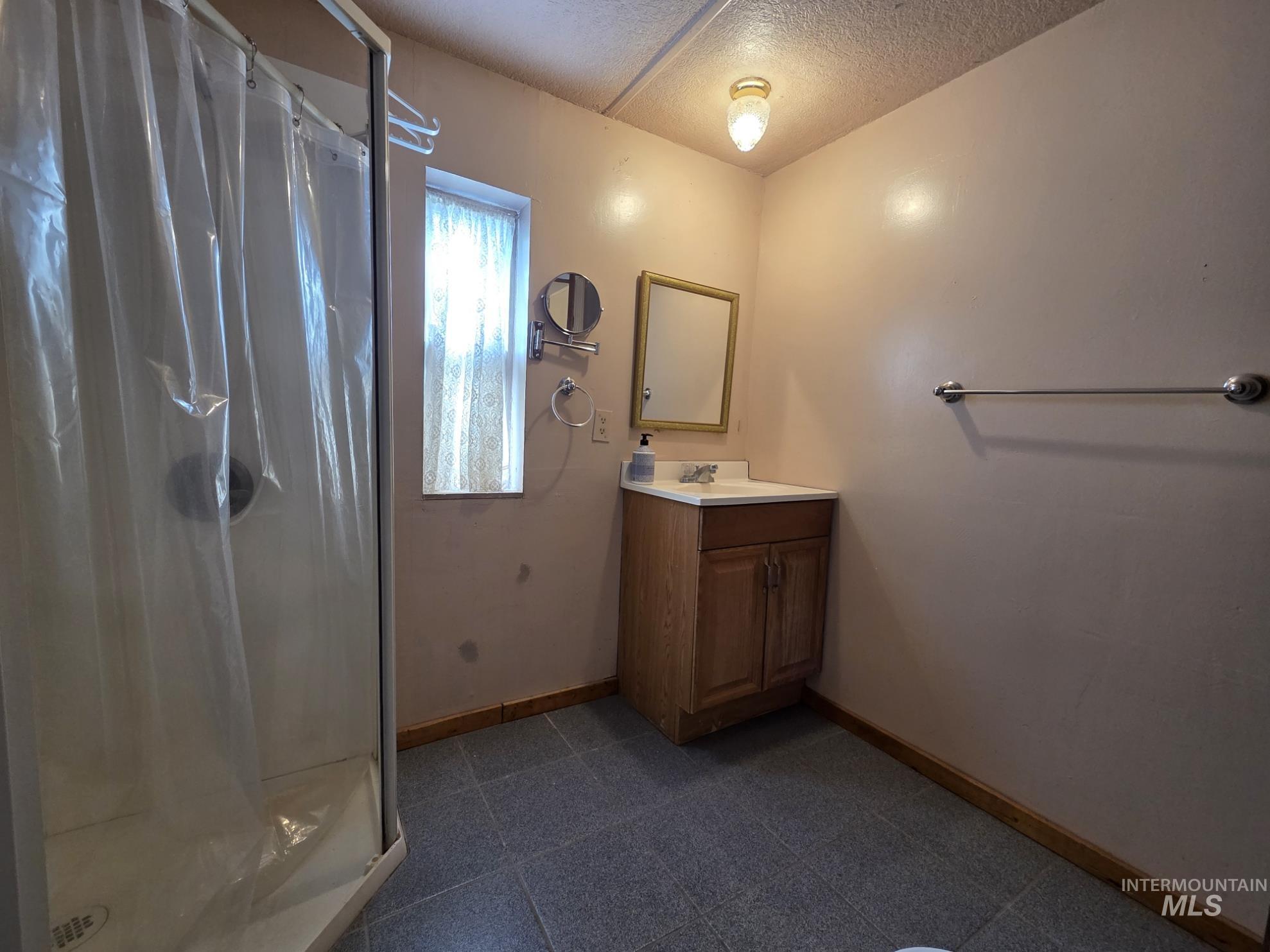 521 S H St., Rupert, Idaho 83350, 2 Bedrooms, 1 Bathroom, Residential For Sale, Price $68,000, 98965992