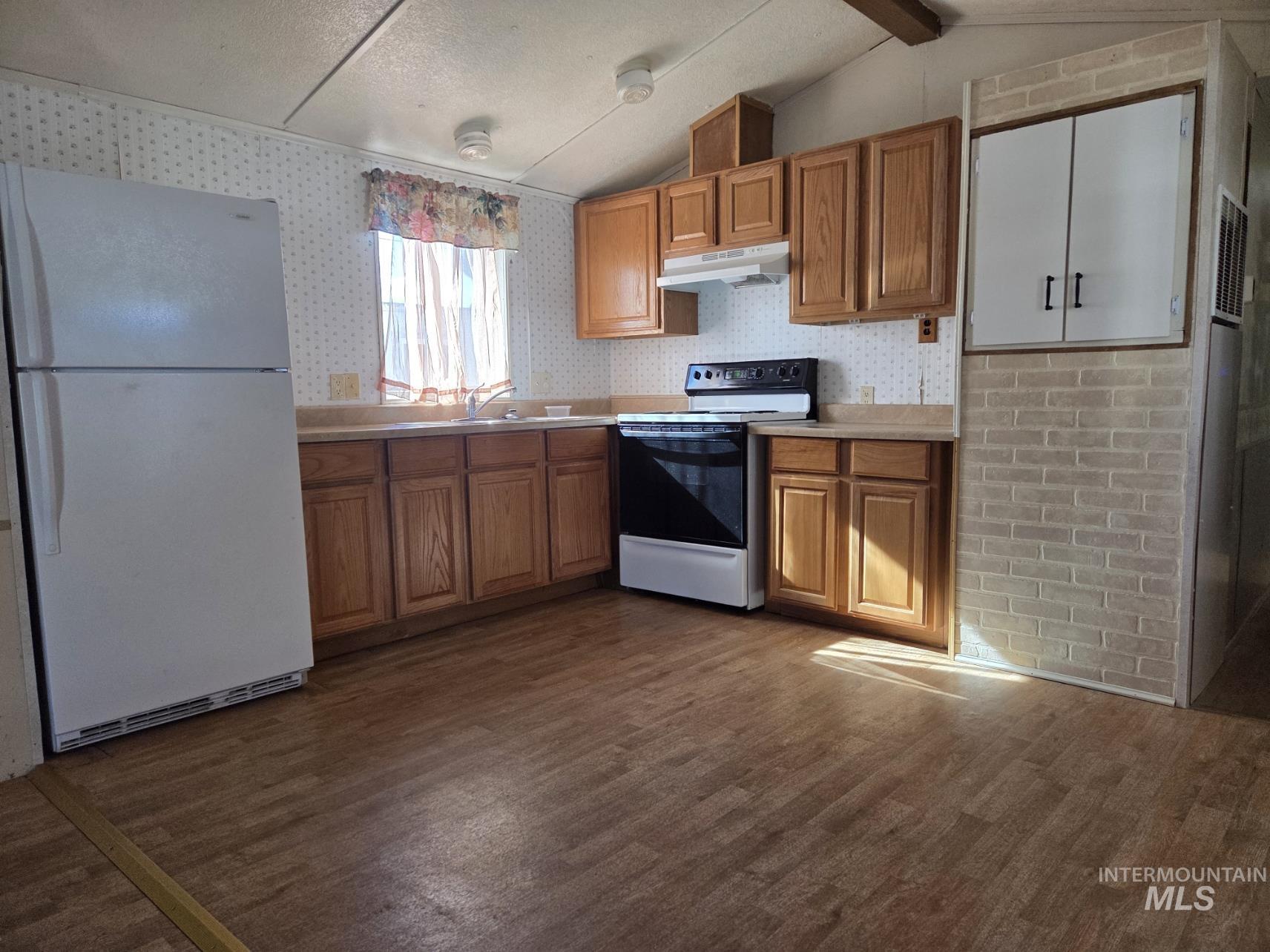 521 S H St., Rupert, Idaho 83350, 2 Bedrooms, 1 Bathroom, Residential For Sale, Price $68,000, 98965992