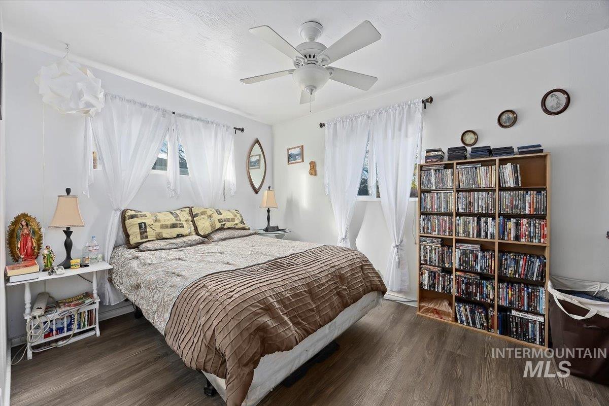 958 Bracken Street, Twin Falls, Idaho 83301, 4 Bedrooms, 2 Bathrooms, Residential For Sale, Price $335,000, 98965996