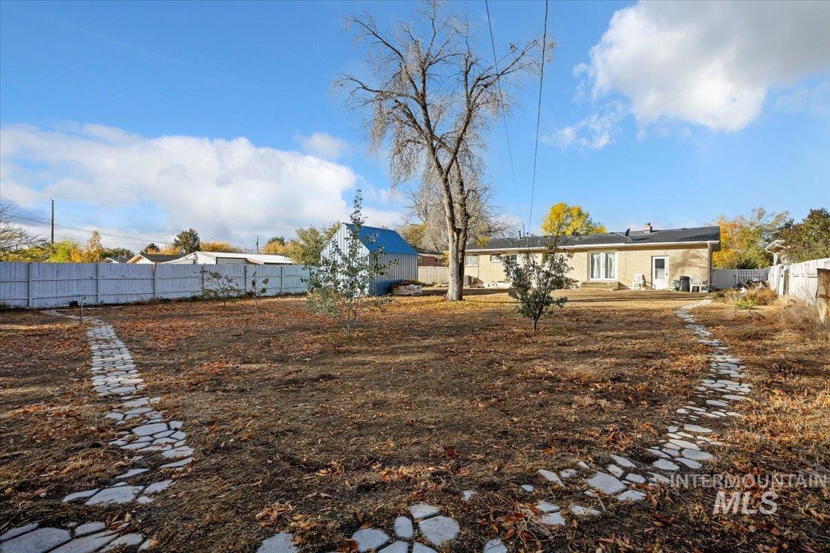 958 Bracken Street, Twin Falls, Idaho 83301, 4 Bedrooms, 2 Bathrooms, Residential For Sale, Price $335,000, 98965996