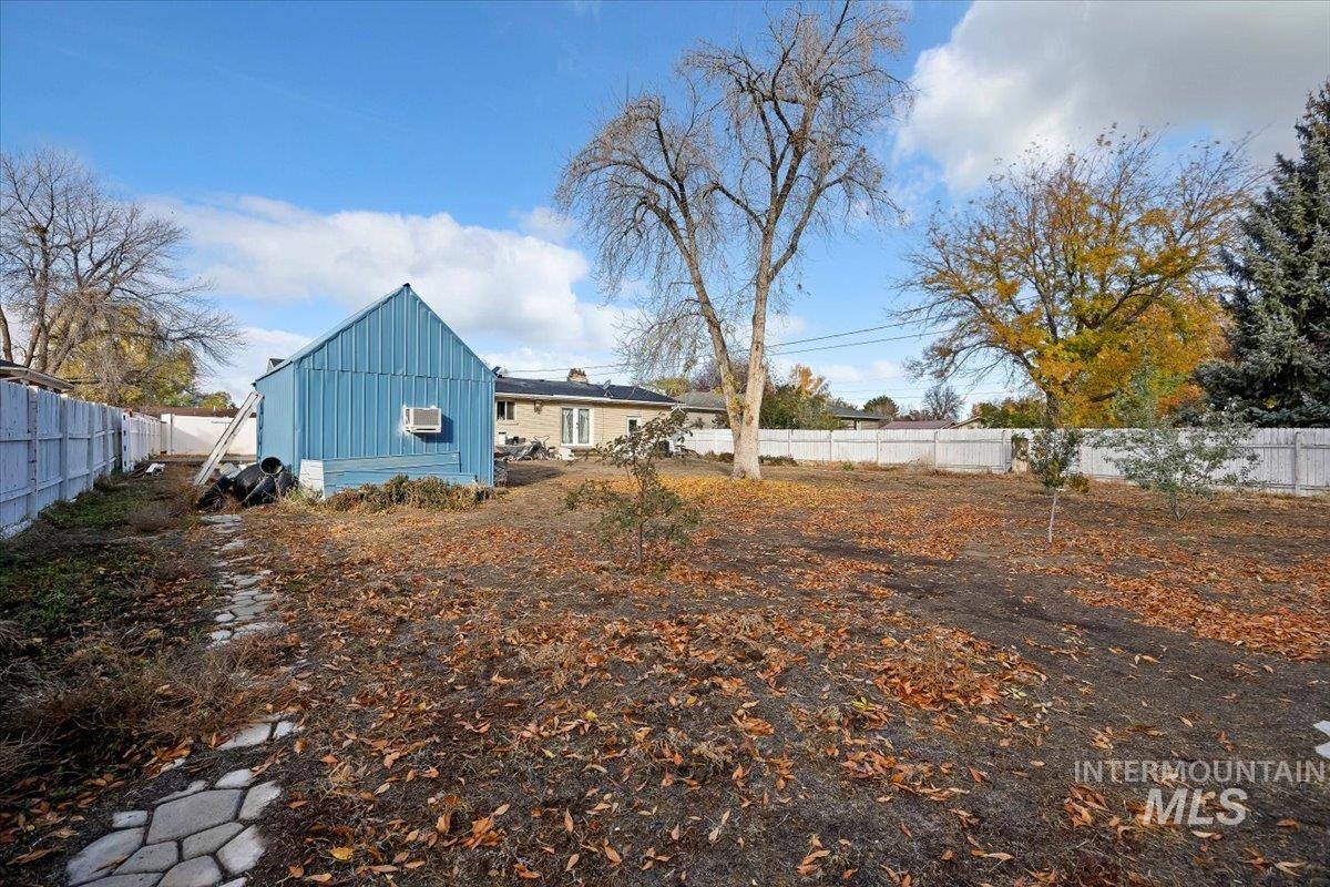 958 Bracken Street, Twin Falls, Idaho 83301, 4 Bedrooms, 2 Bathrooms, Residential For Sale, Price $335,000, 98965996