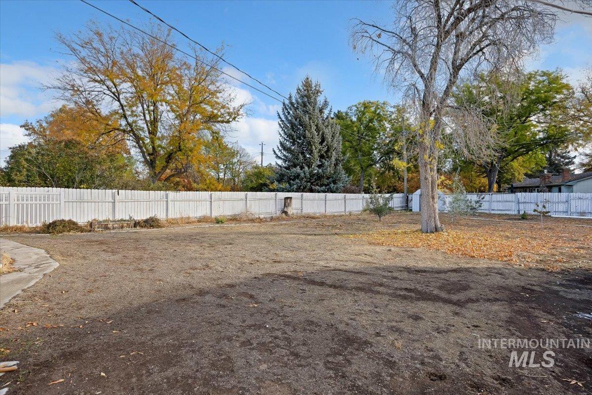 958 Bracken Street, Twin Falls, Idaho 83301, 4 Bedrooms, 2 Bathrooms, Residential For Sale, Price $335,000, 98965996