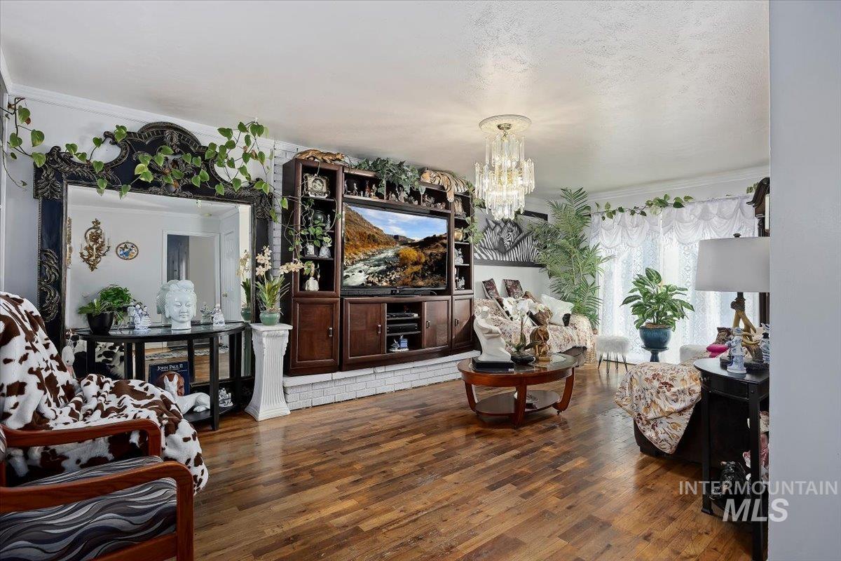 958 Bracken Street, Twin Falls, Idaho 83301, 4 Bedrooms, 2 Bathrooms, Residential For Sale, Price $335,000, 98965996