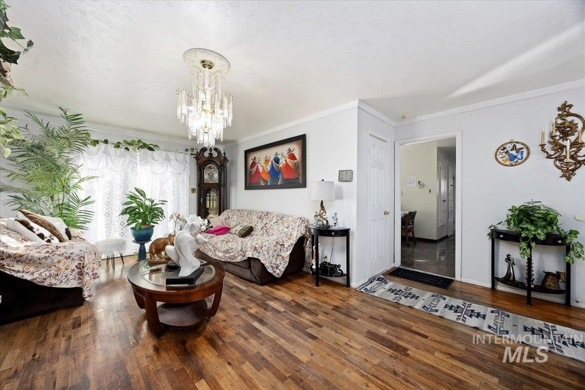 958 Bracken Street, Twin Falls, Idaho 83301, 4 Bedrooms, 2 Bathrooms, Residential For Sale, Price $335,000, 98965996