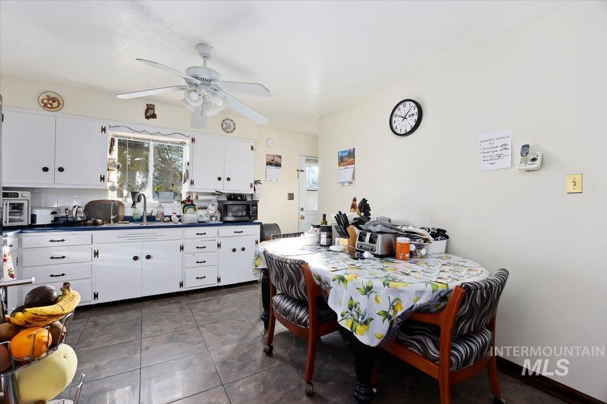 958 Bracken Street, Twin Falls, Idaho 83301, 4 Bedrooms, 2 Bathrooms, Residential For Sale, Price $335,000, 98965996